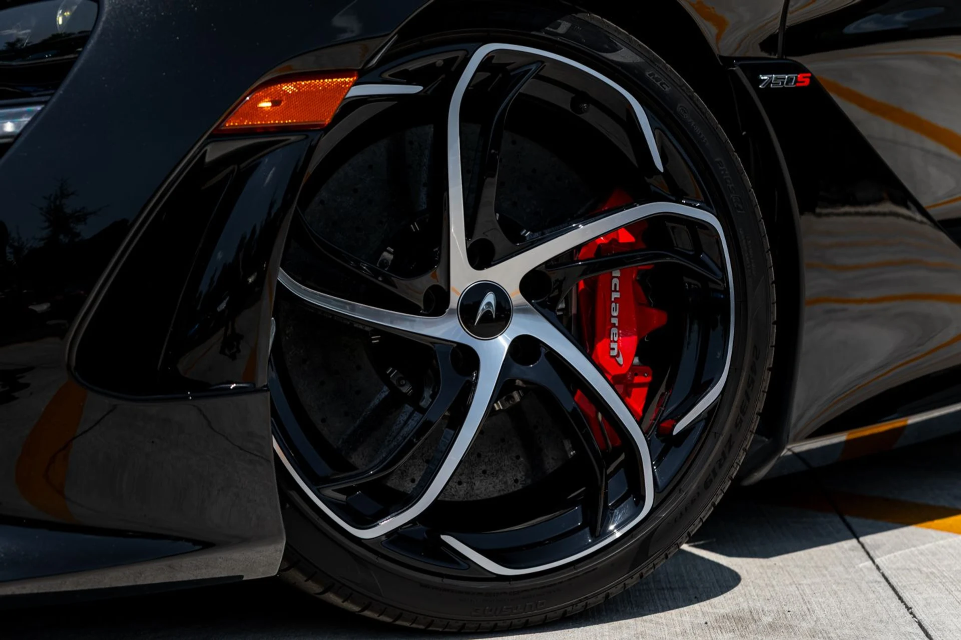 mph008_3518183828_550_p10_l_5e72015eff