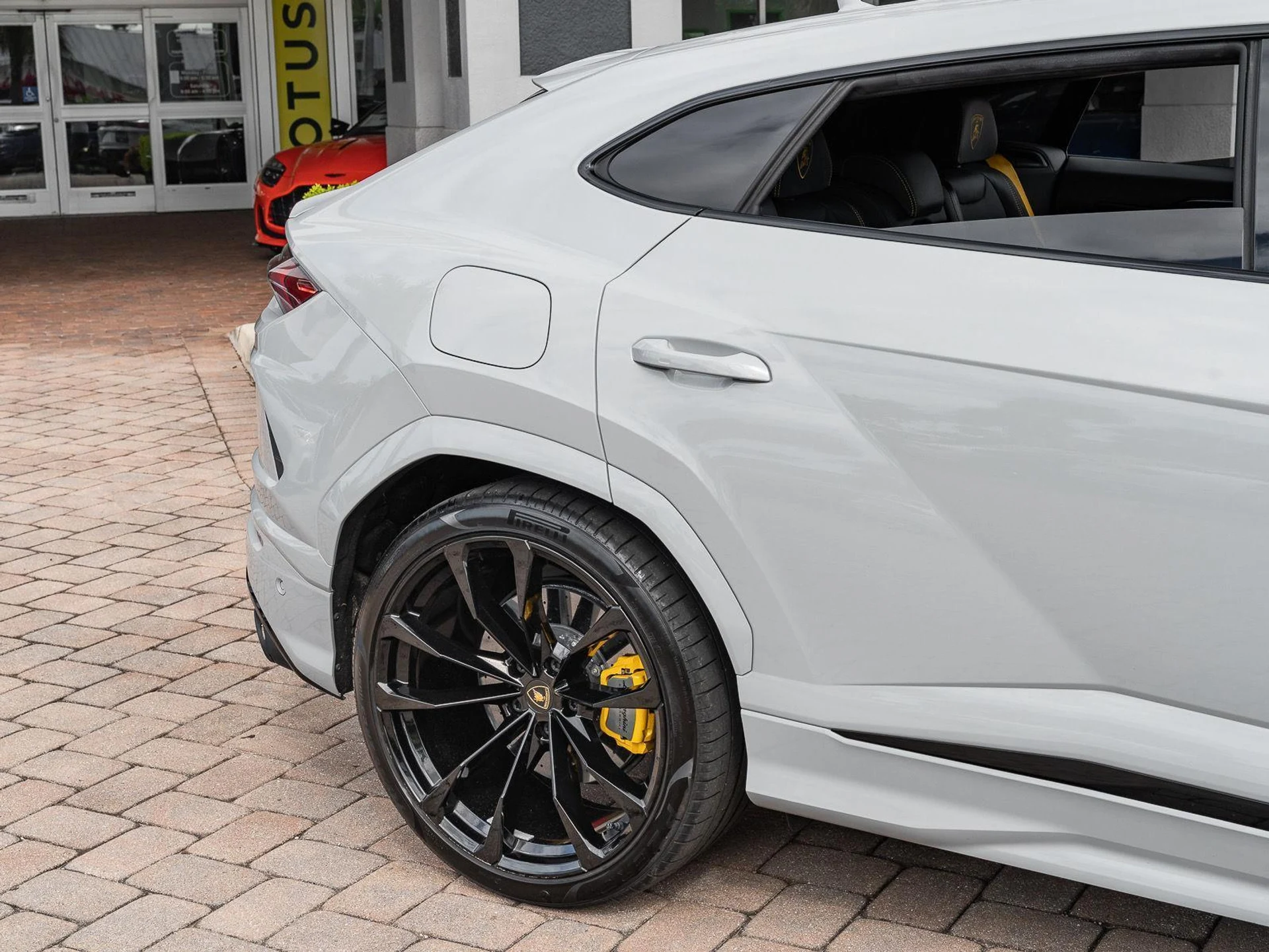mph008_3525443237_Used_2022_Lamborghini_Urus_AWD_1777086160_fa29952820