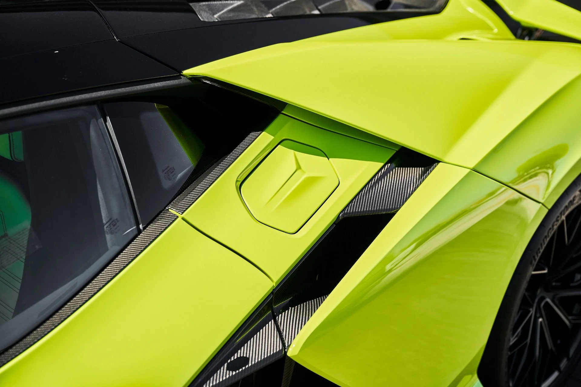 mph008_3527144890_Used_2026_Lamborghini_Revuelto_Base_1788485570_e790736715
