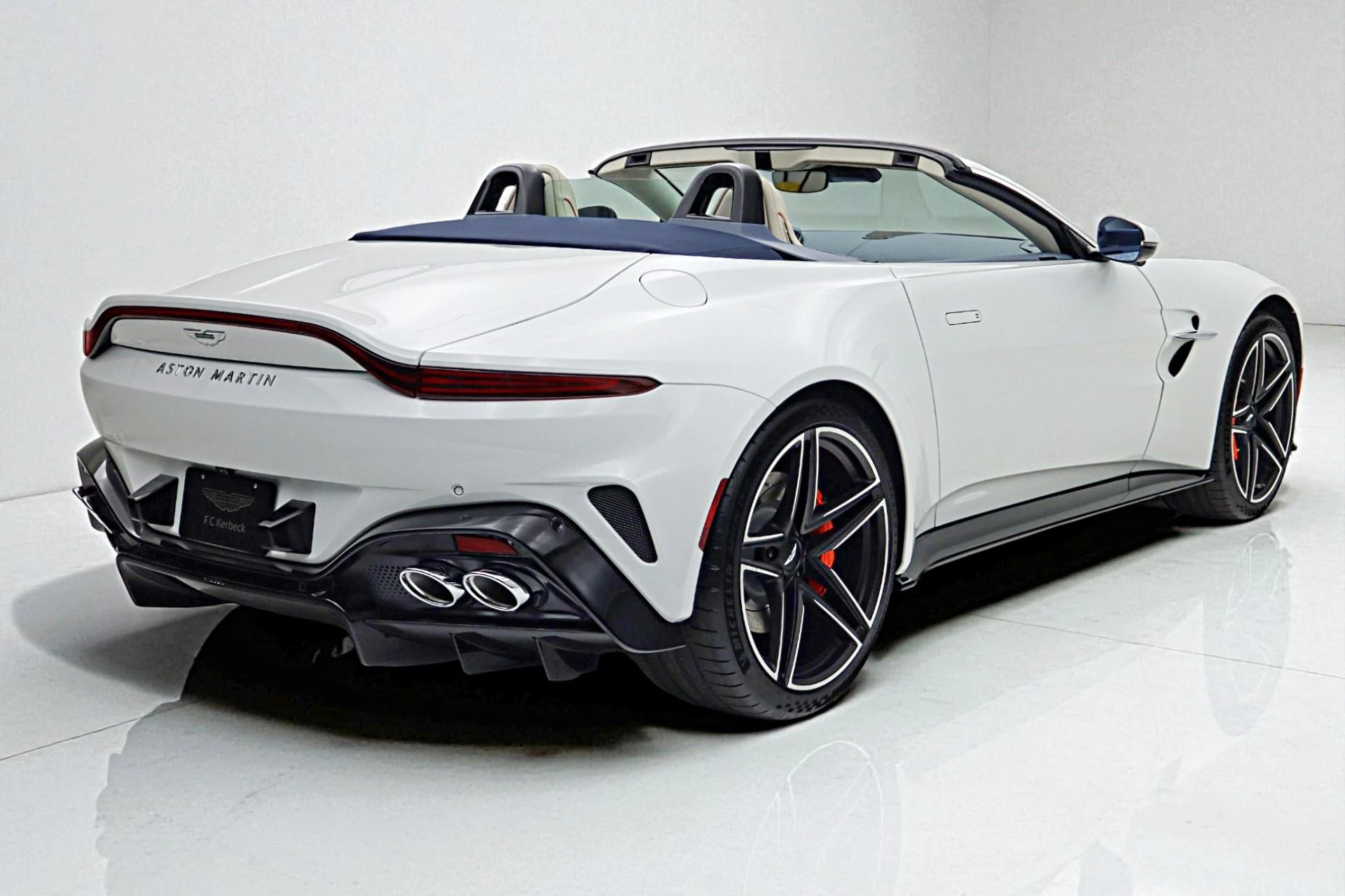 mph008_3542881588_New_2026_Aston_Martin_Vantage_Roadster_d82160acb3