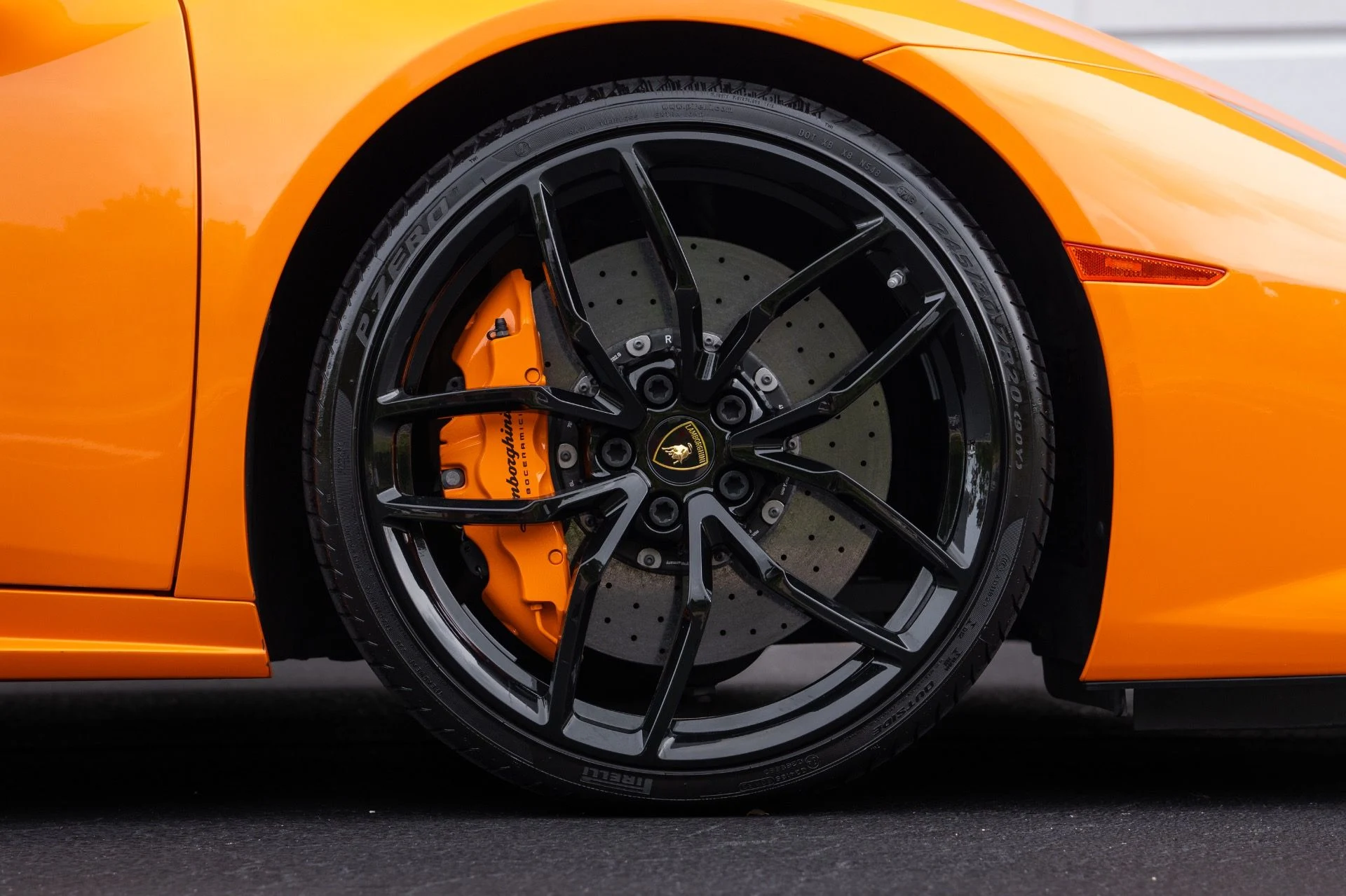 mph008_3548561703_Used_2016_Lamborghini_Huracan_LP_610_4_1780109643_61d049eeca