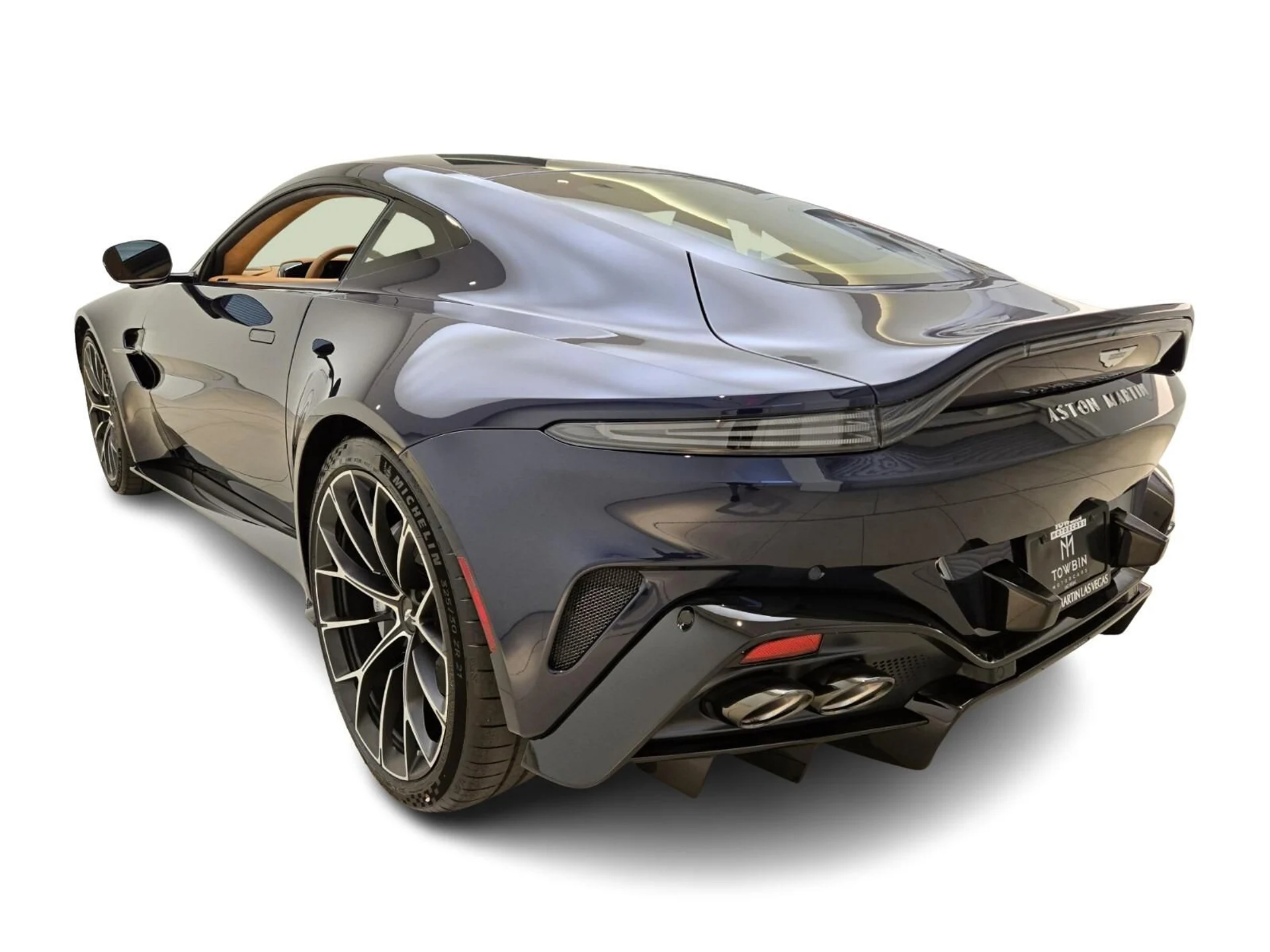 mph008_3551973912_New_2026_Aston_Martin_Vantage_1761803376_5cfb836fcb
