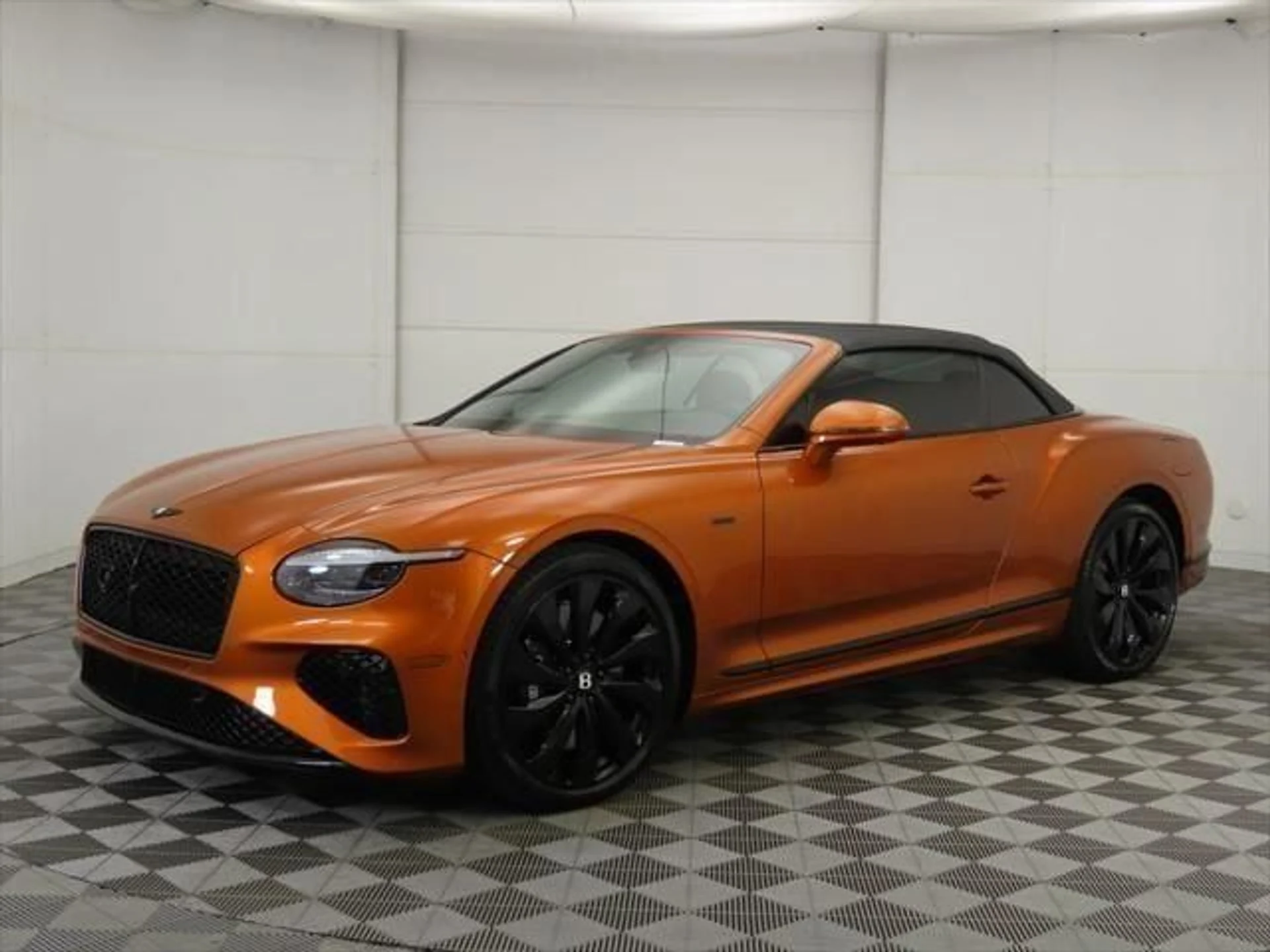mph008_3552452507_used_2025_bentley_continental_gtblackeditionconvertible_8119_23029542_9_640_62fd8b5cde