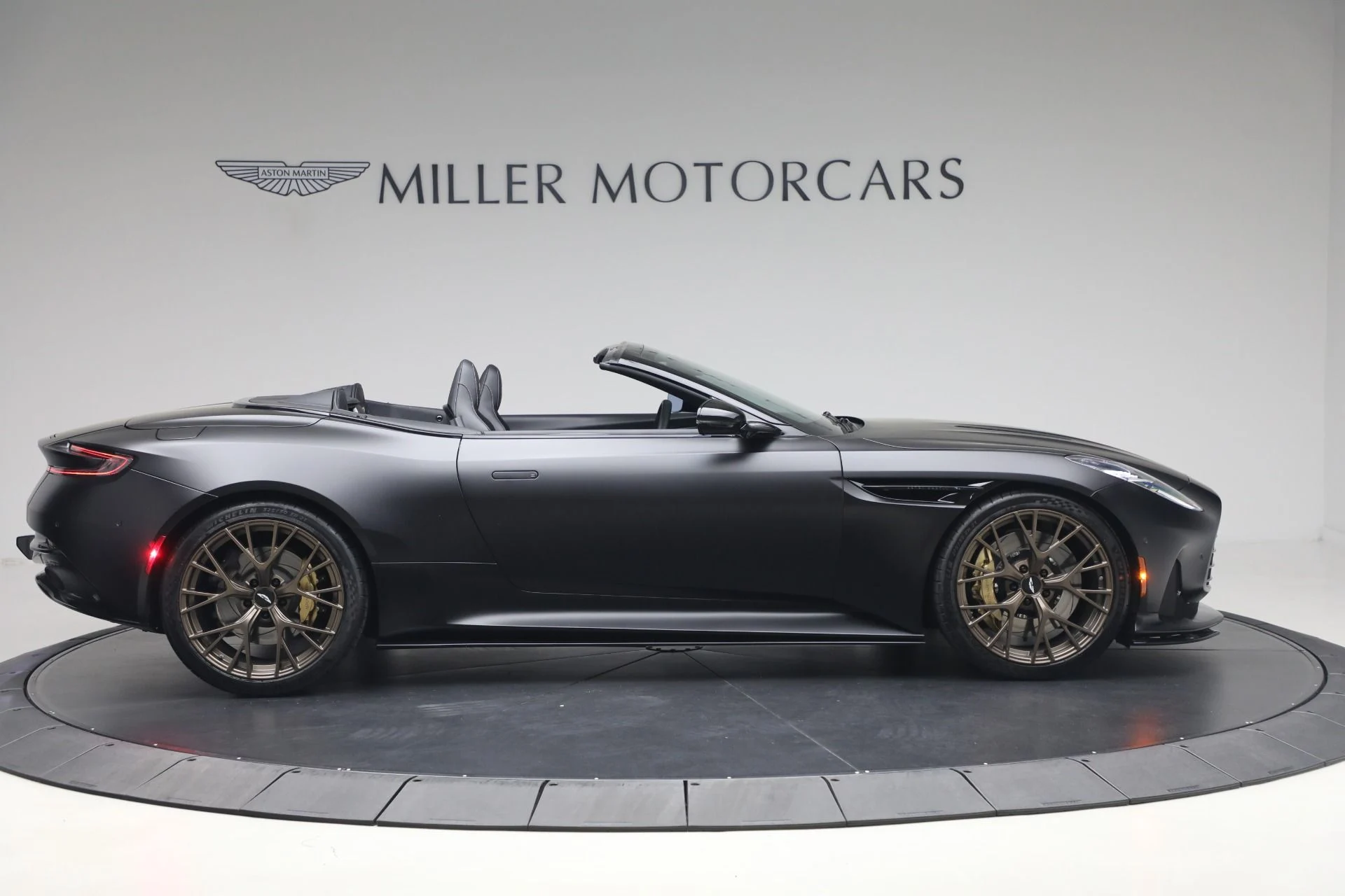 mph008_3561514872_Used_2024_Aston_Martin_DB_12_Volante_1778012465_765c92add2