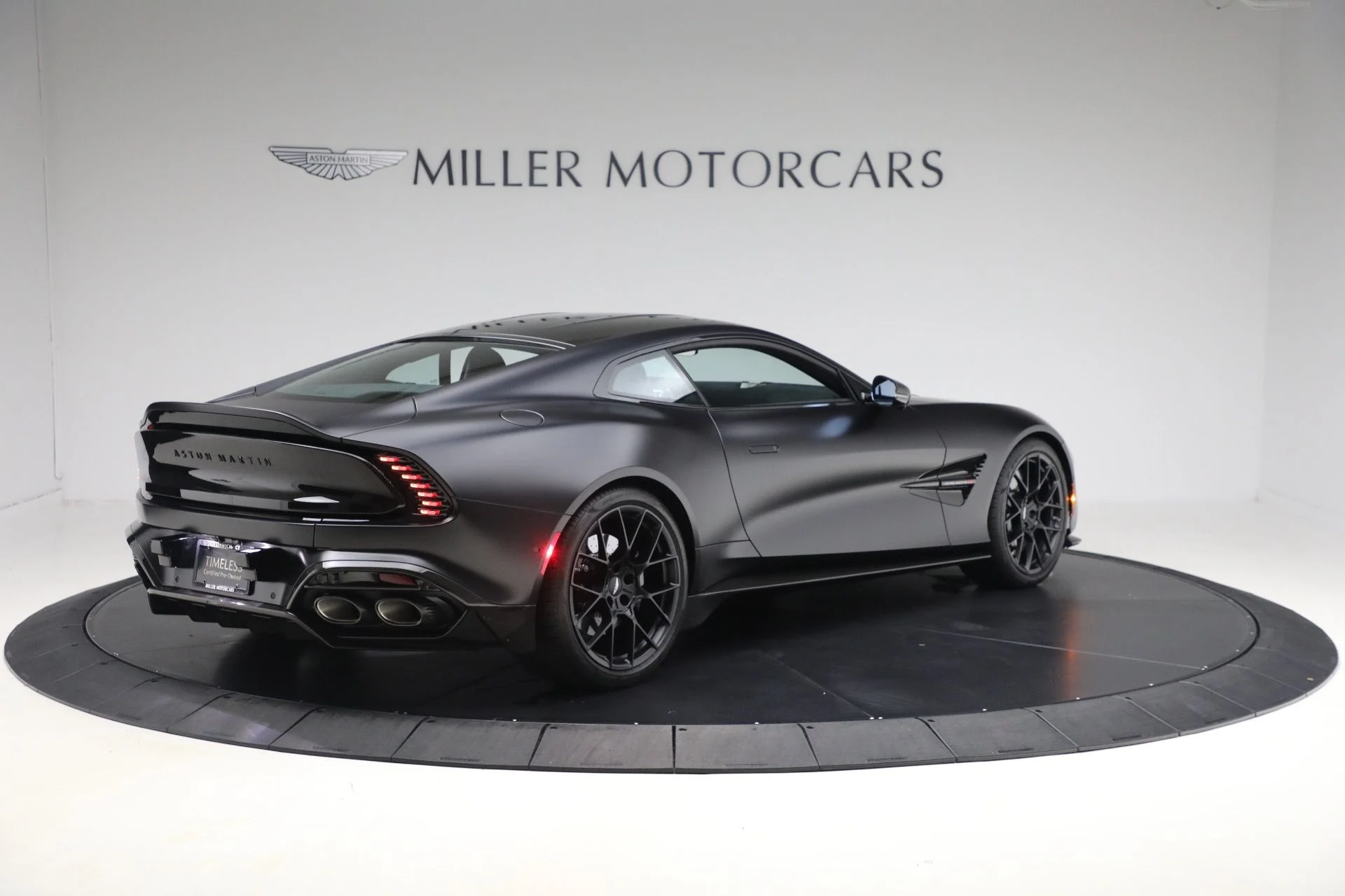 mph008_3566357448_Used_2025_Aston_Martin_Vanquish_db7daf38e7