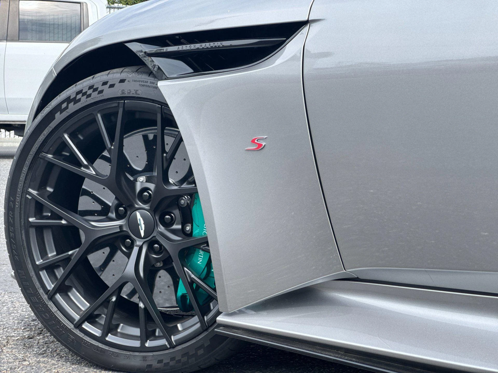 mph008_3568395765_New_2026_Aston_Martin_DB_12_S_1787905739_6bda09c5f1