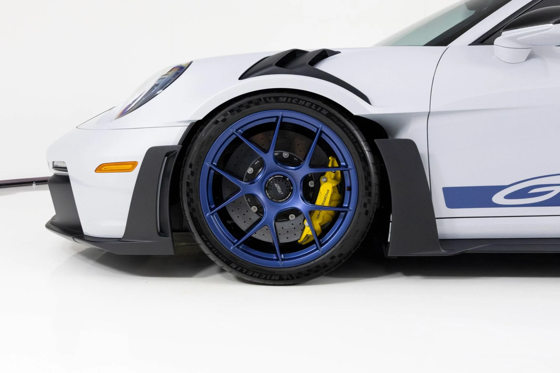 mph008_3571987580_Used_2025_Porsche_911_GT_3_RS_1779147252_ed92787a22