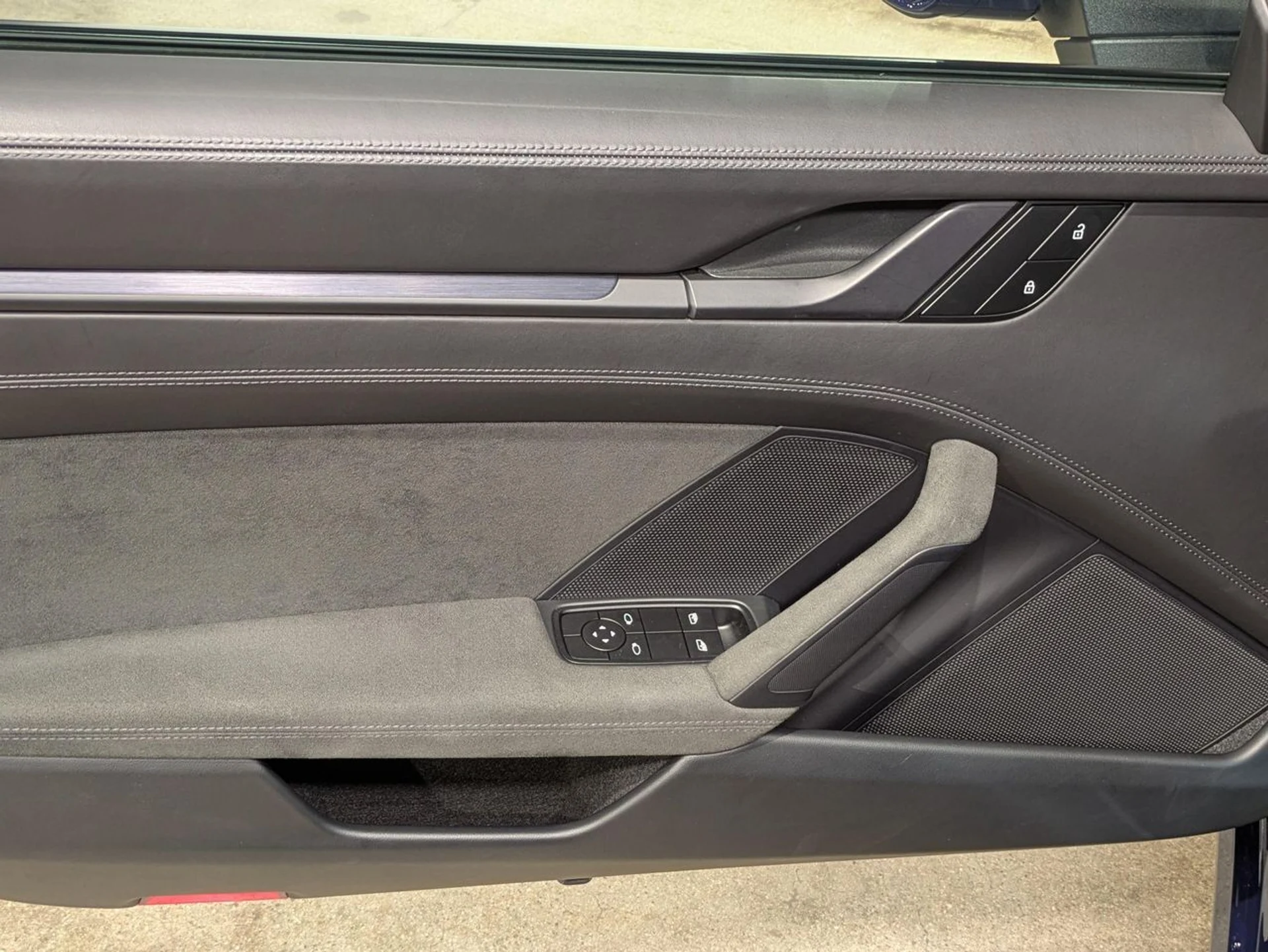 mph008_3575833974_f77ad1867f723831e10a06e803fb1088_1354068900