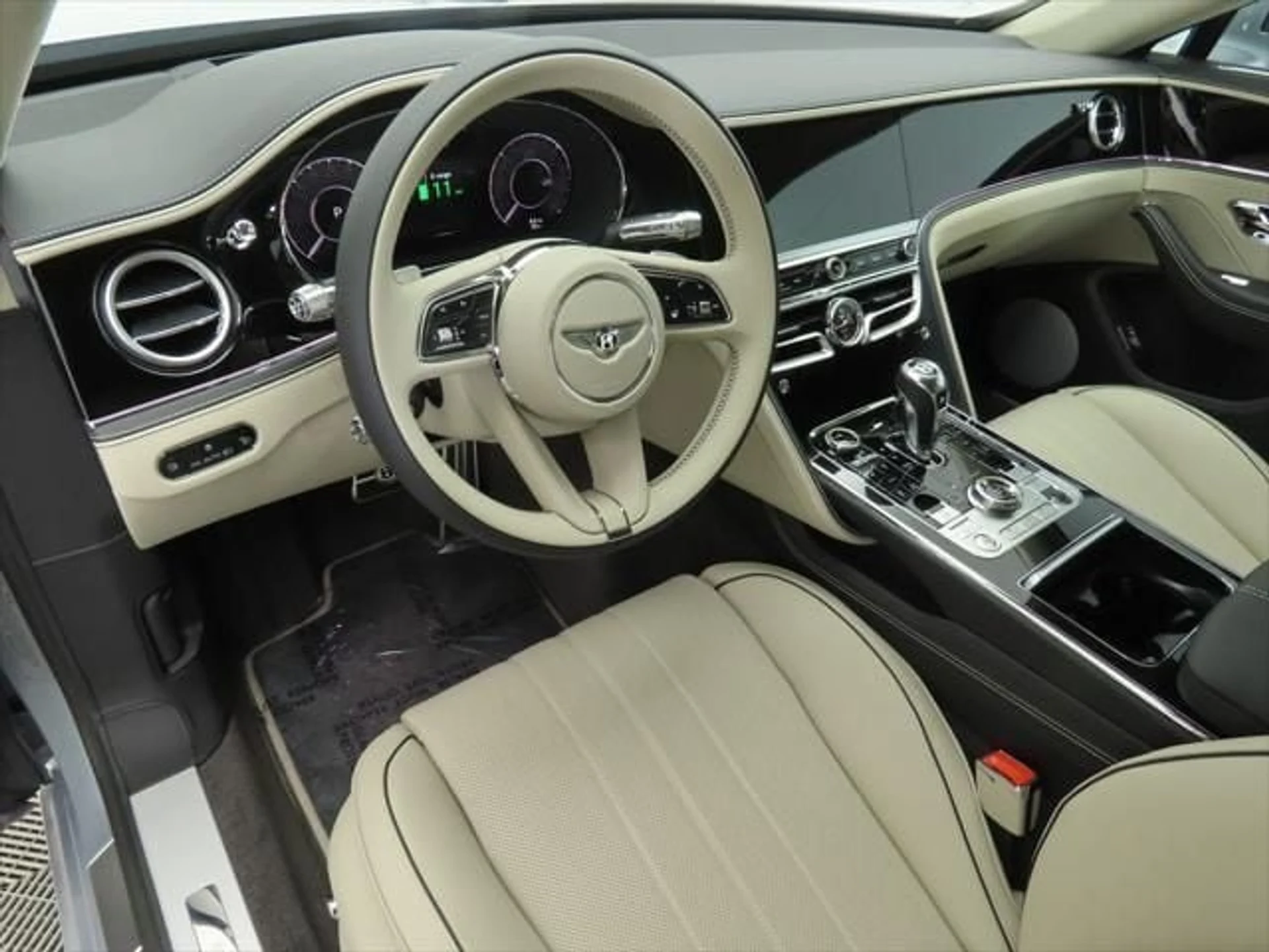 mph008_3580804375_used_2025_bentley_flying_spur_blackeditionsedan_8119_23021249_9_640_bec882f738