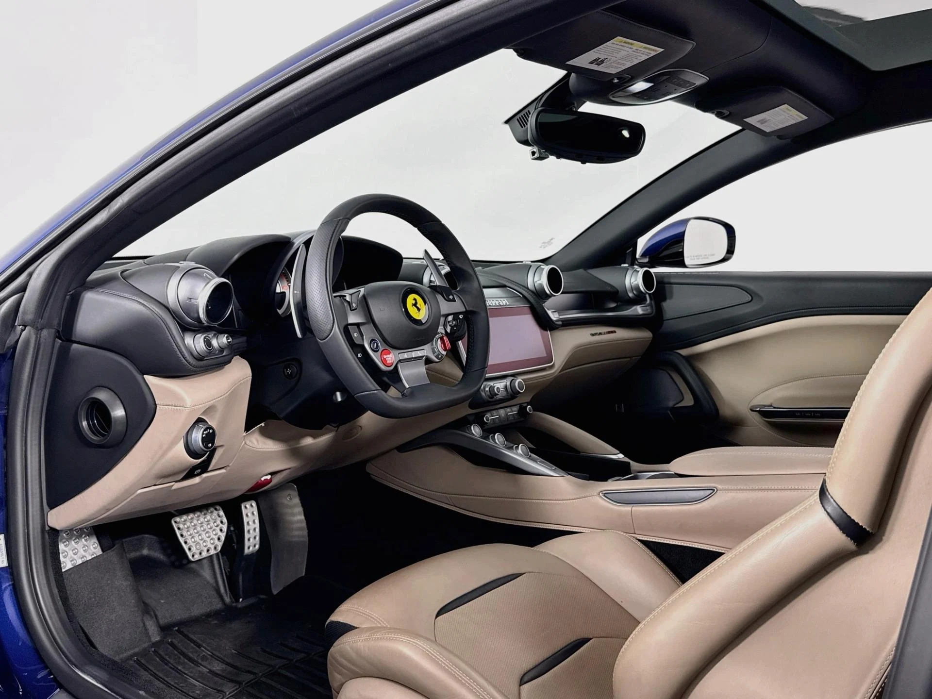 mph008_3587320077_Used_2019_Ferrari_GTC_4_Lusso_1792629157_a5a624e0ea
