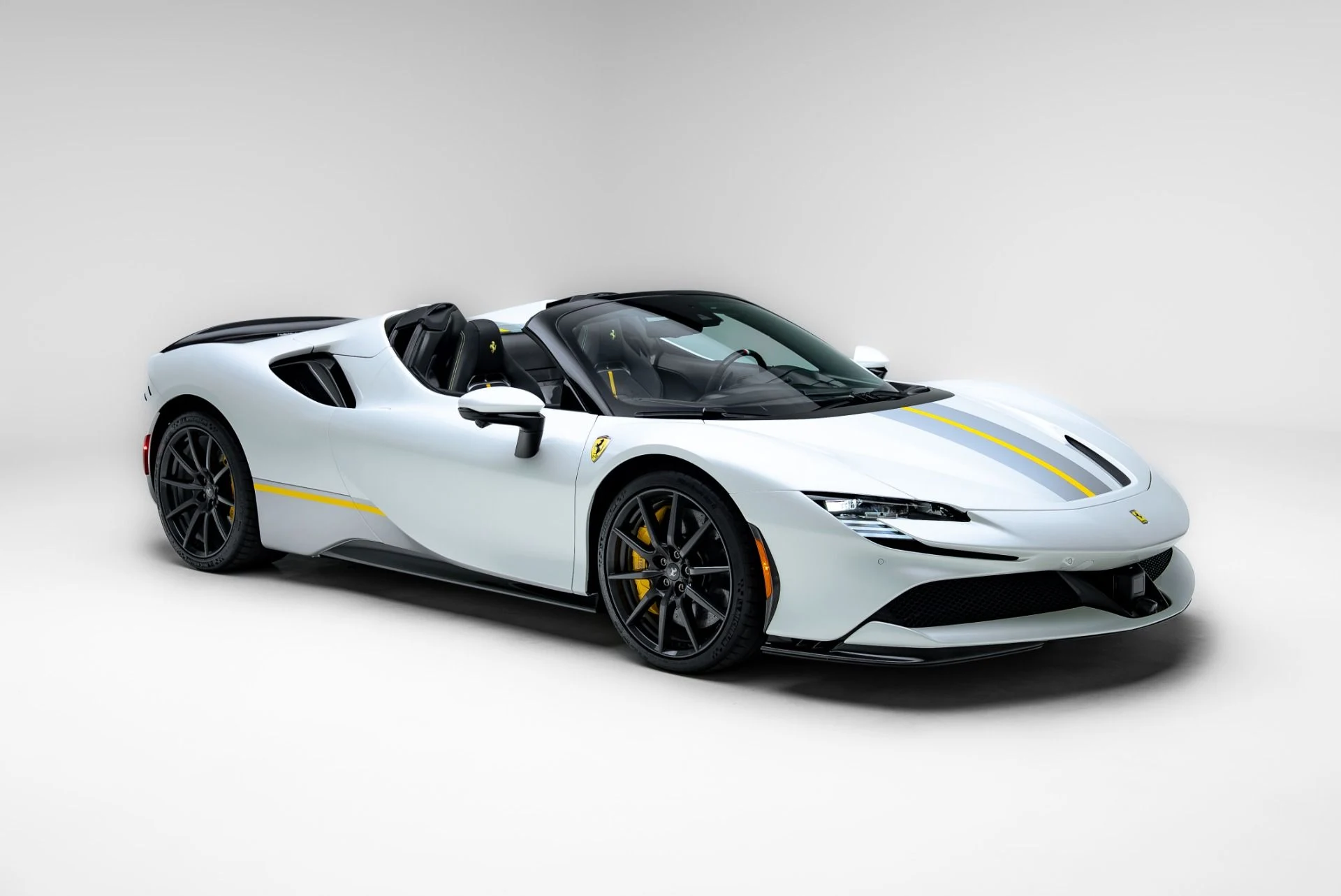 mph008_3588396132_Used_2024_Ferrari_SF_90_Spider_1777485078_f759e5d4ed
