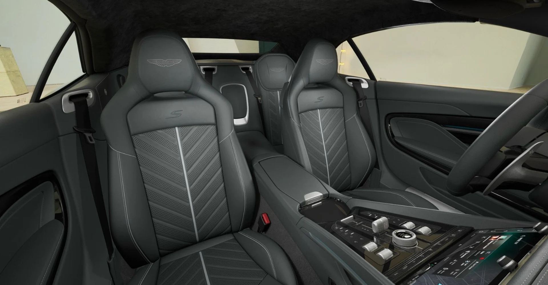 mph008_3588660956_New_2026_Aston_Martin_DB_12_S_Volante_1787676714_f931e13131