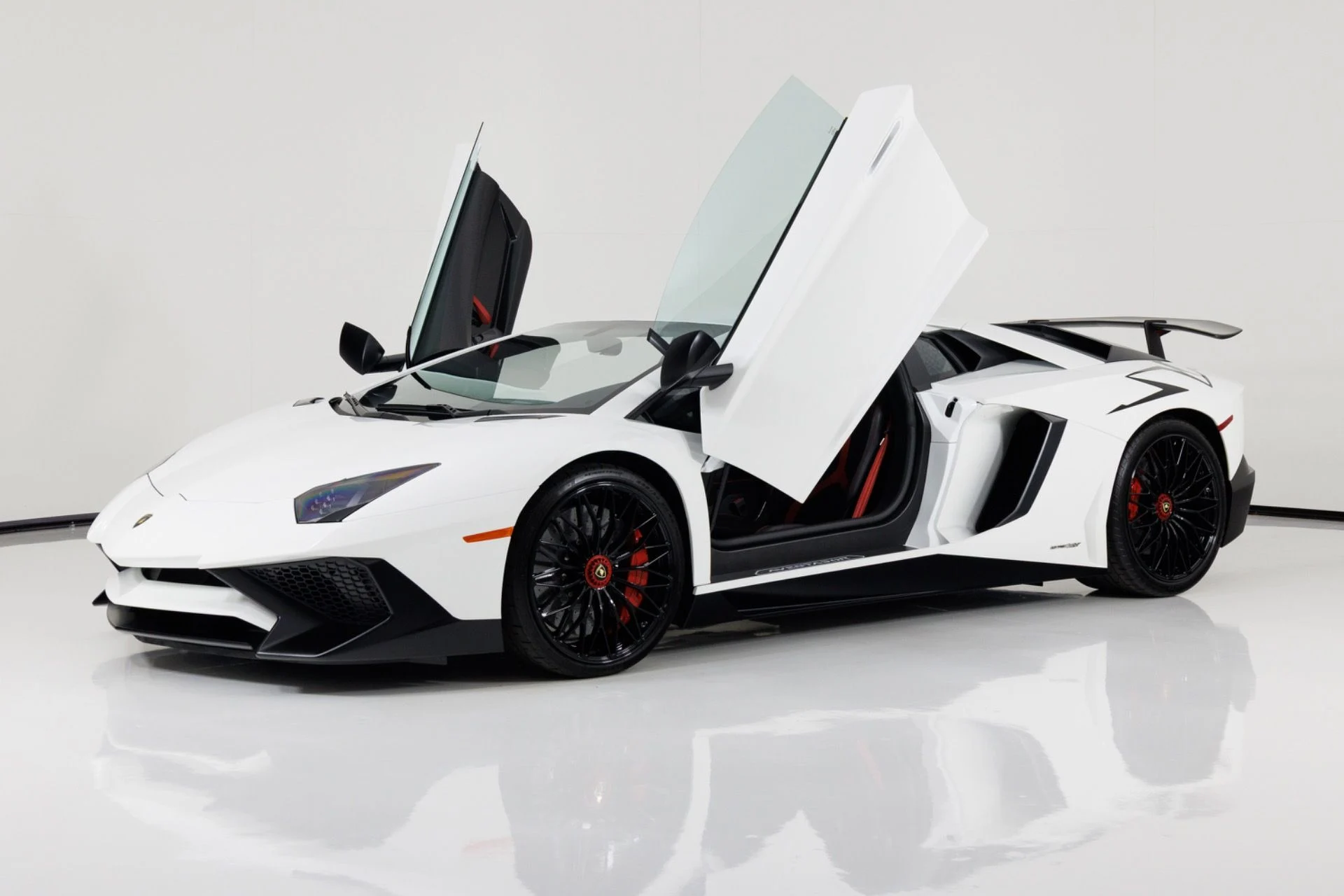 mph008_3592237680_Used_2016_Lamborghini_Aventador_LP_750_4_Superveloce_1779992498_bed3c998da