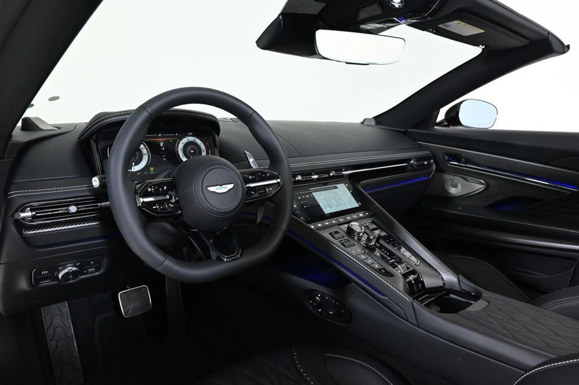 mph008_3594816946_new_2026_aston_martin_db12_volante_11350_22900946_9_1024_e9363e84f6