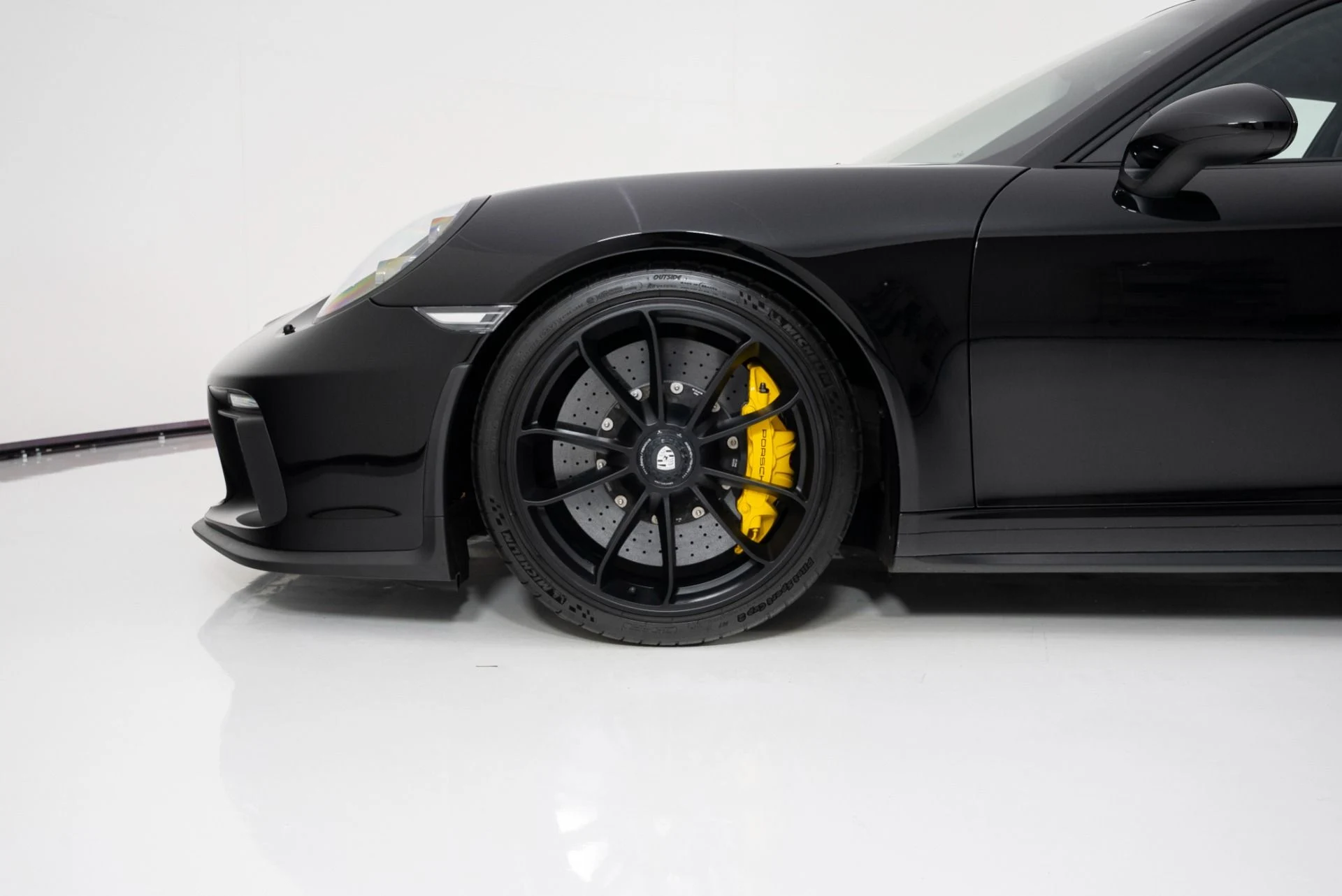 mph008_359499220_Used_2018_Porsche_911_GT_3_1758757115_e4809b5564