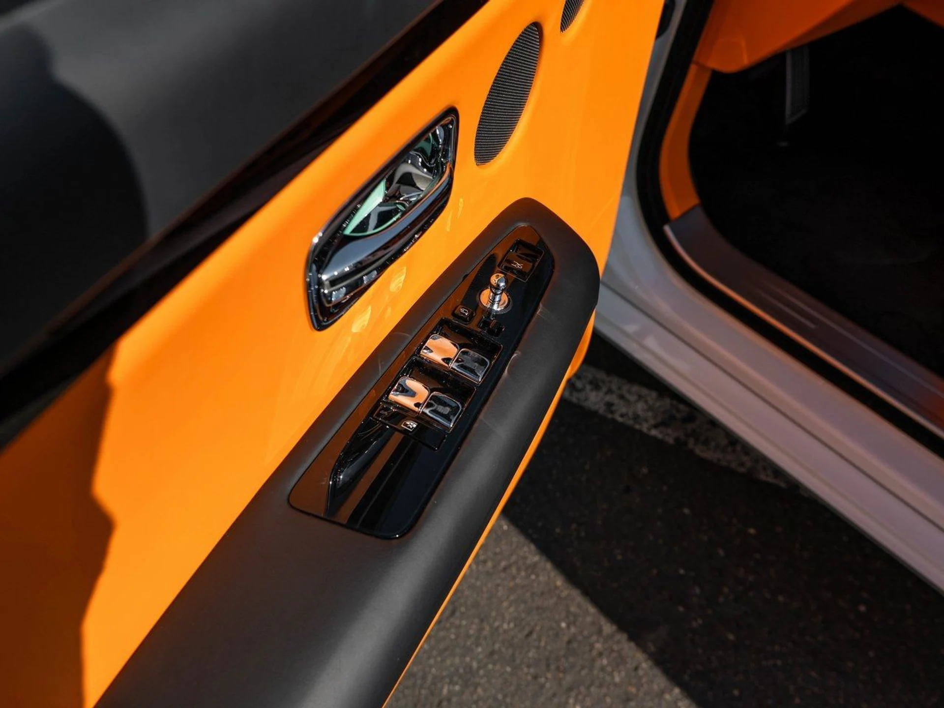 mph008_3596354373_image_9_41b99ec76c