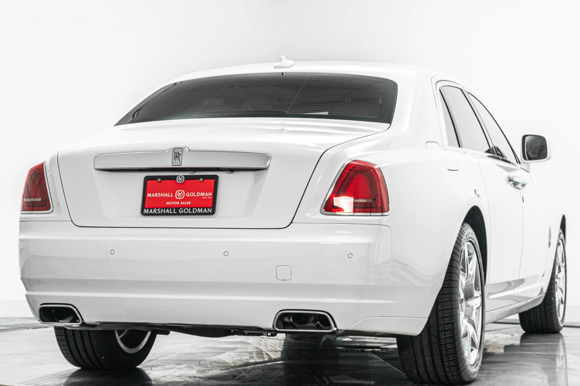 mph008_3597326705_Used_2010_Rolls_Royce_Ghost_1777319383_97714b0c02