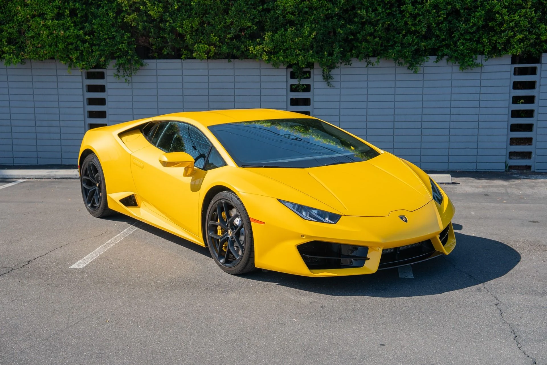 mph008_3603717251_Used_2018_Lamborghini_Huracan_LP_580_2_1762289056_bb82513a4b