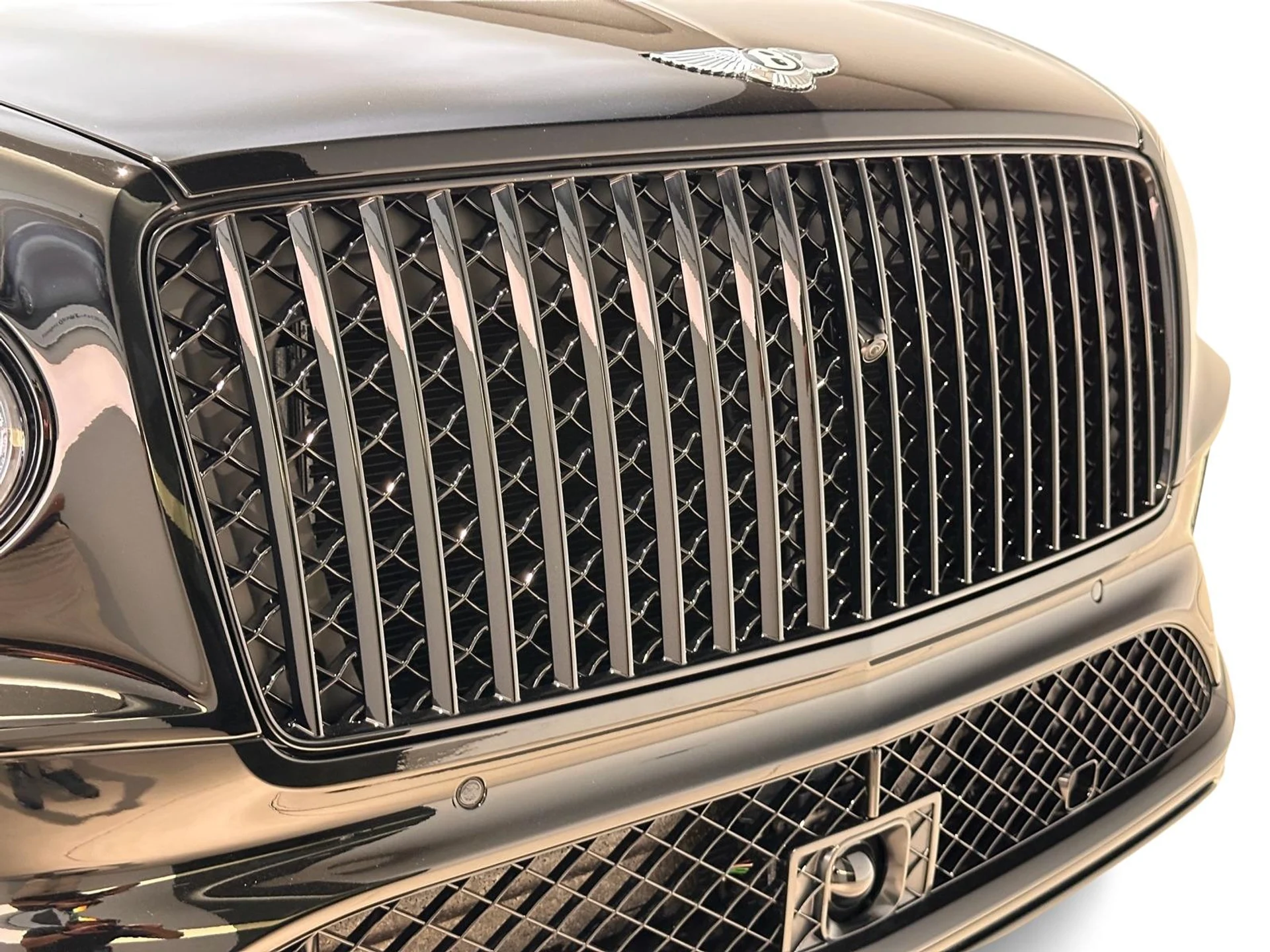 mph008_3617616377_Used_2024_Bentley_Bentayga_V8_1773982902_8d9b32d07c