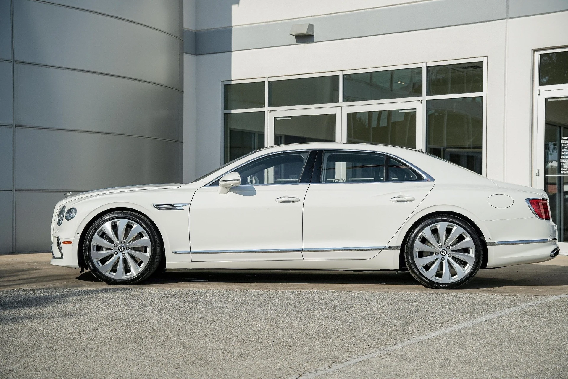 mph008_3619361328_Hi_Tech_Luxury_Imports_LLC_SCBBP_6_ZG_7_TC_024549_image_8_91c0a01e14