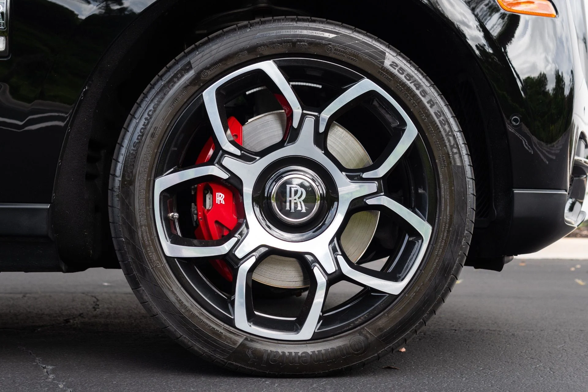 mph008_3621131711_Used_2022_Rolls_Royce_Black_Badge_Cullinan_1776130970_dd5ae1a40b