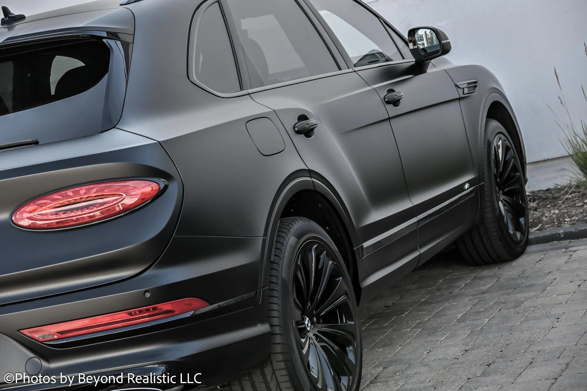 mph008_3624777515_Used_2021_Bentley_Bentayga_V8_First_Edition_Specification_Black_Specification_1757145999_00501fa802