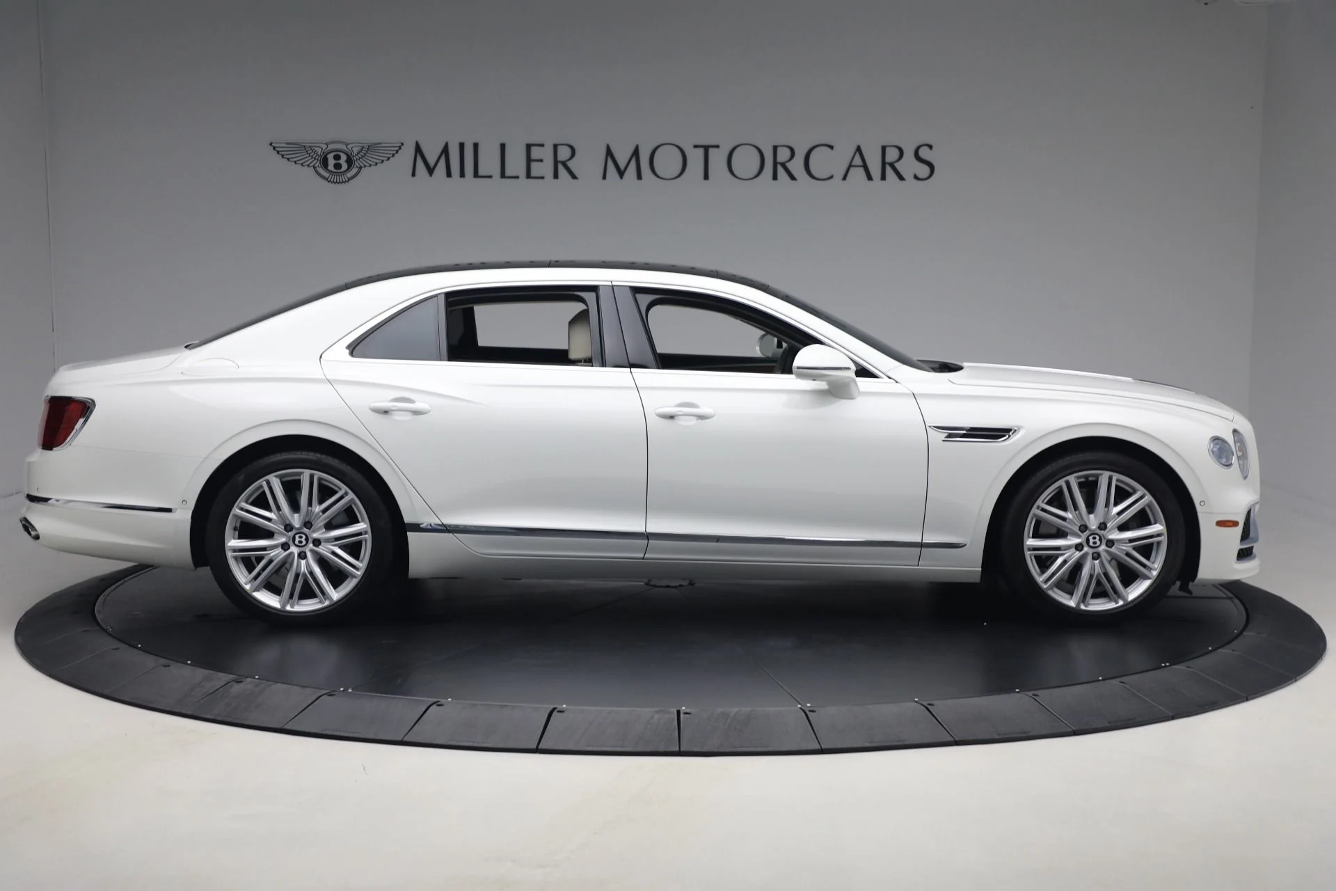 mph008_3633614012_Used_2024_Bentley_Flying_Spur_Hybrid_225943283b
