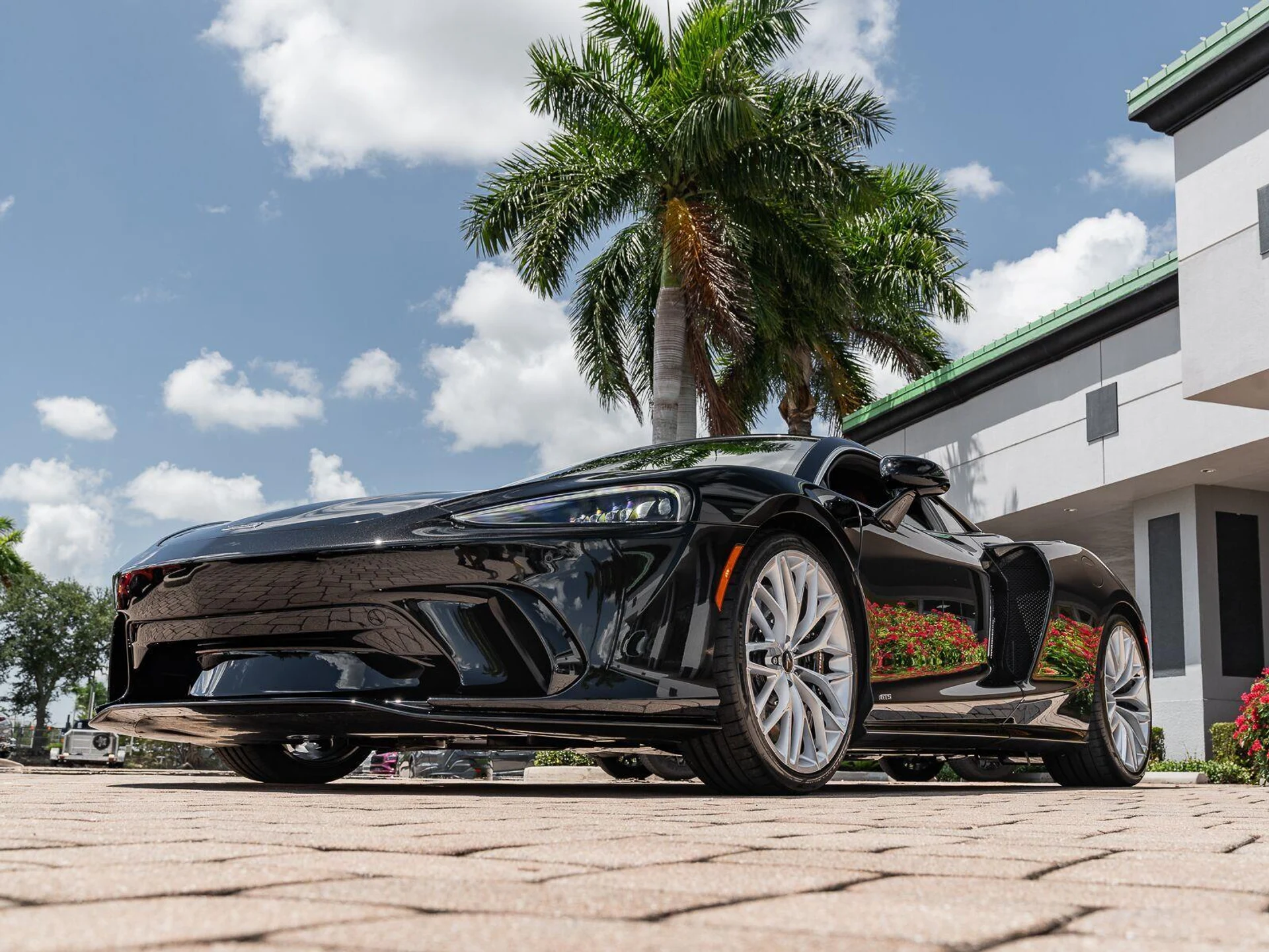mph008_3639098337_Used_2025_Mc_Laren_GTS_Performance_1784923317_18bc748a1b