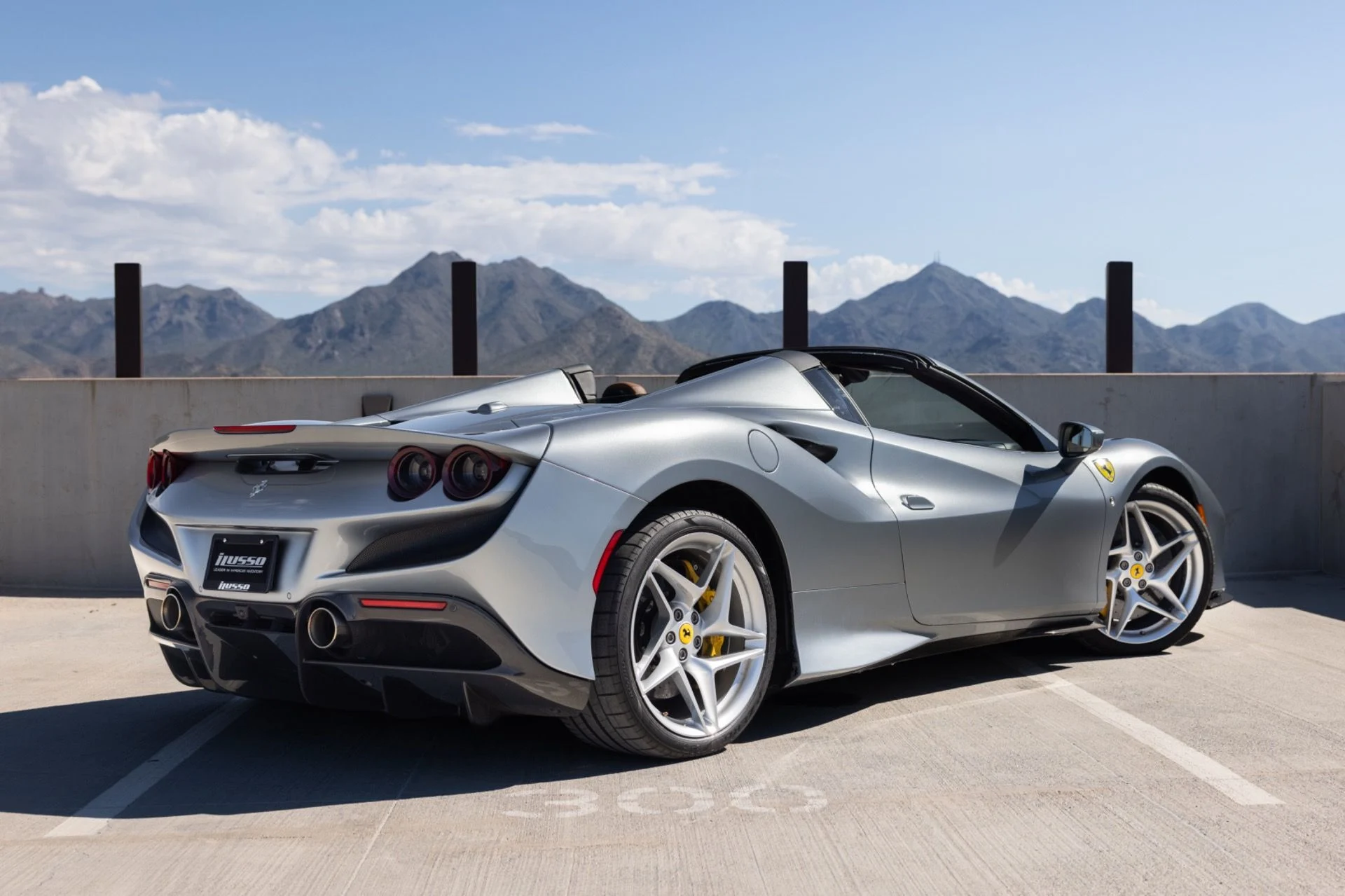 mph008_3639100123_Used_2021_Ferrari_F8_Spider_1791592255_dc5138f8a8
