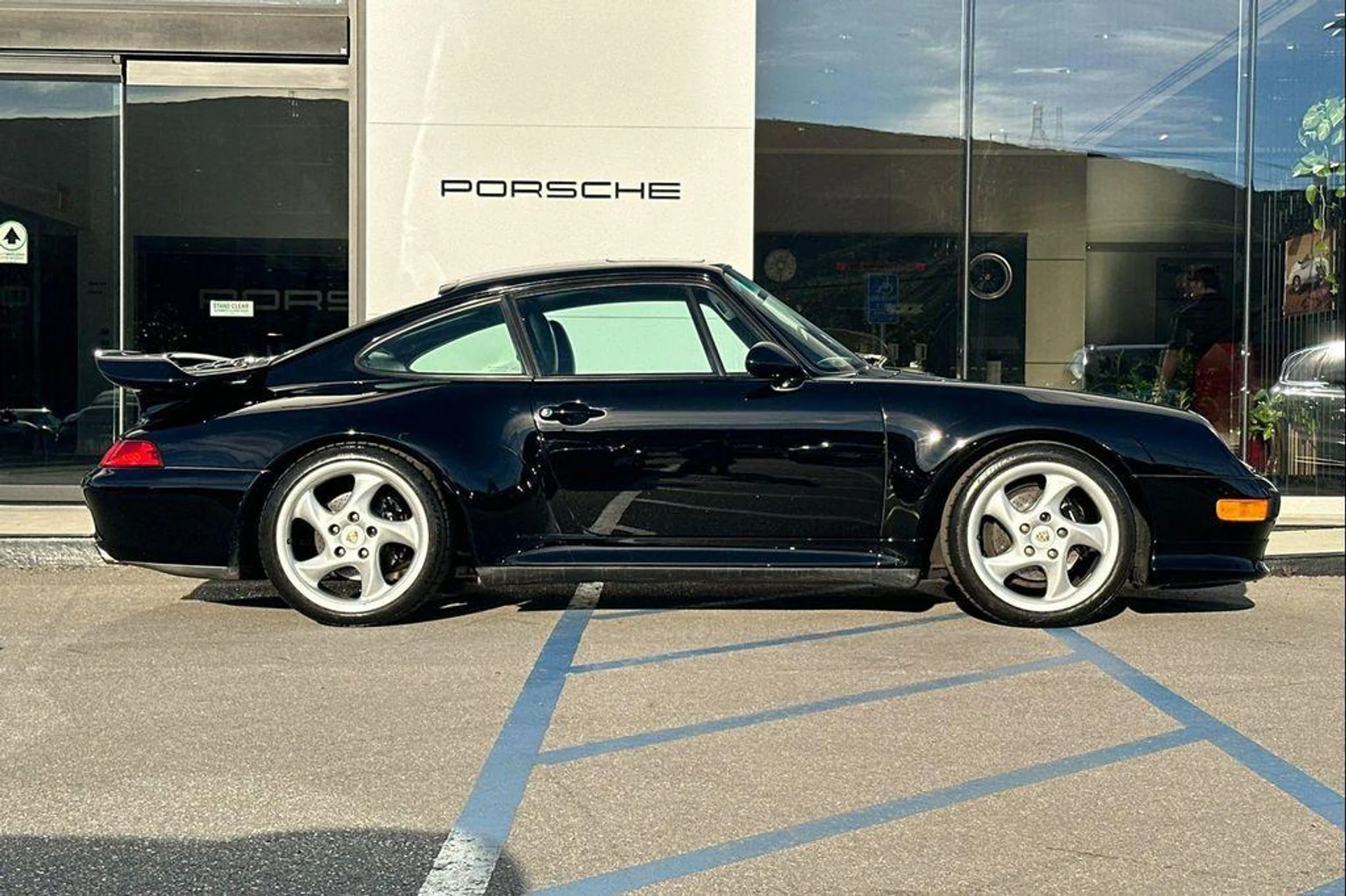 mph008_364815063_ji0r_Vx_UB_1_CN_Msn_U7y8_D4yy4vv_Tk_75963c6639