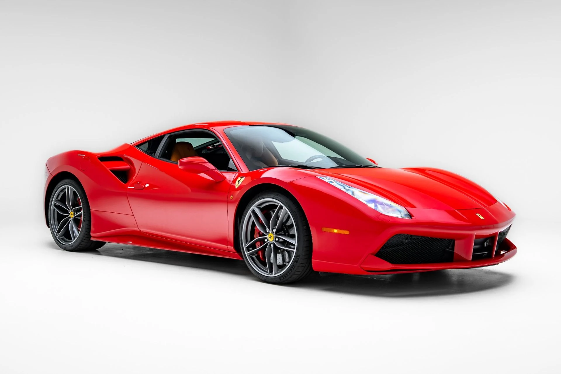 mph008_3649329529_Used_2018_Ferrari_488_GTB_1776815773_62b6b1f746