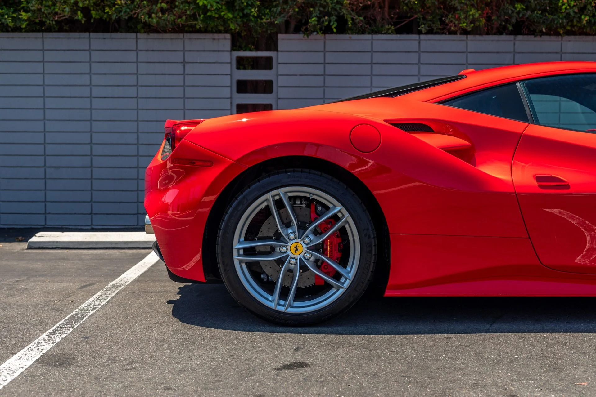 mph008_3652927260_Used_2016_Ferrari_488_GTB_1754854690_7dba56a051