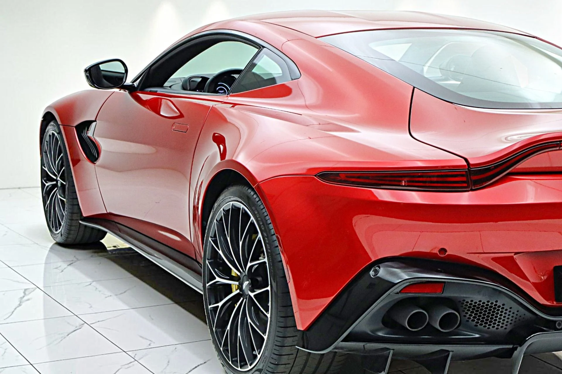 mph008_3655161890_Used_2023_Aston_Martin_Vantage_Coupe_4bef741d48