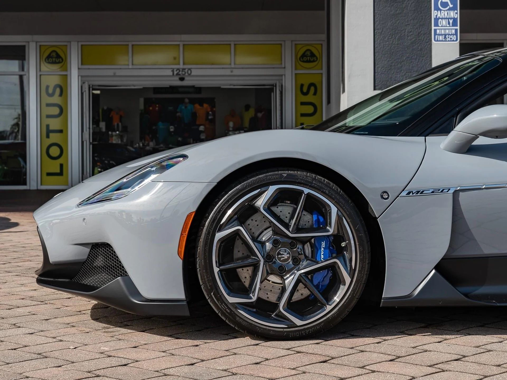 mph008_366766177_Used_2023_Maserati_MC_20_Cielo_1753203968_479def3f10