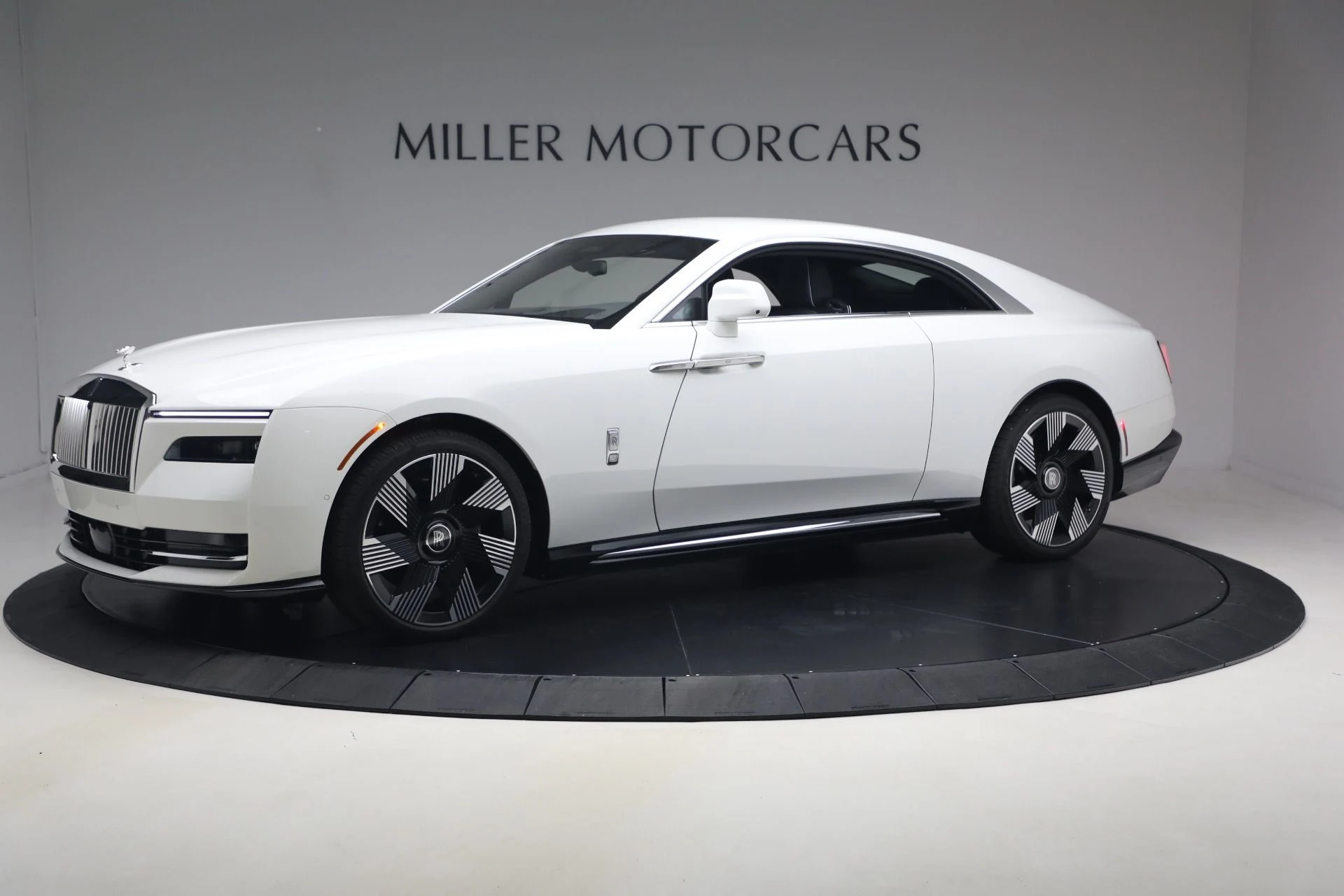 mph008_3670118059_Used_2026_Rolls_Royce_Spectre_ba76427f8c