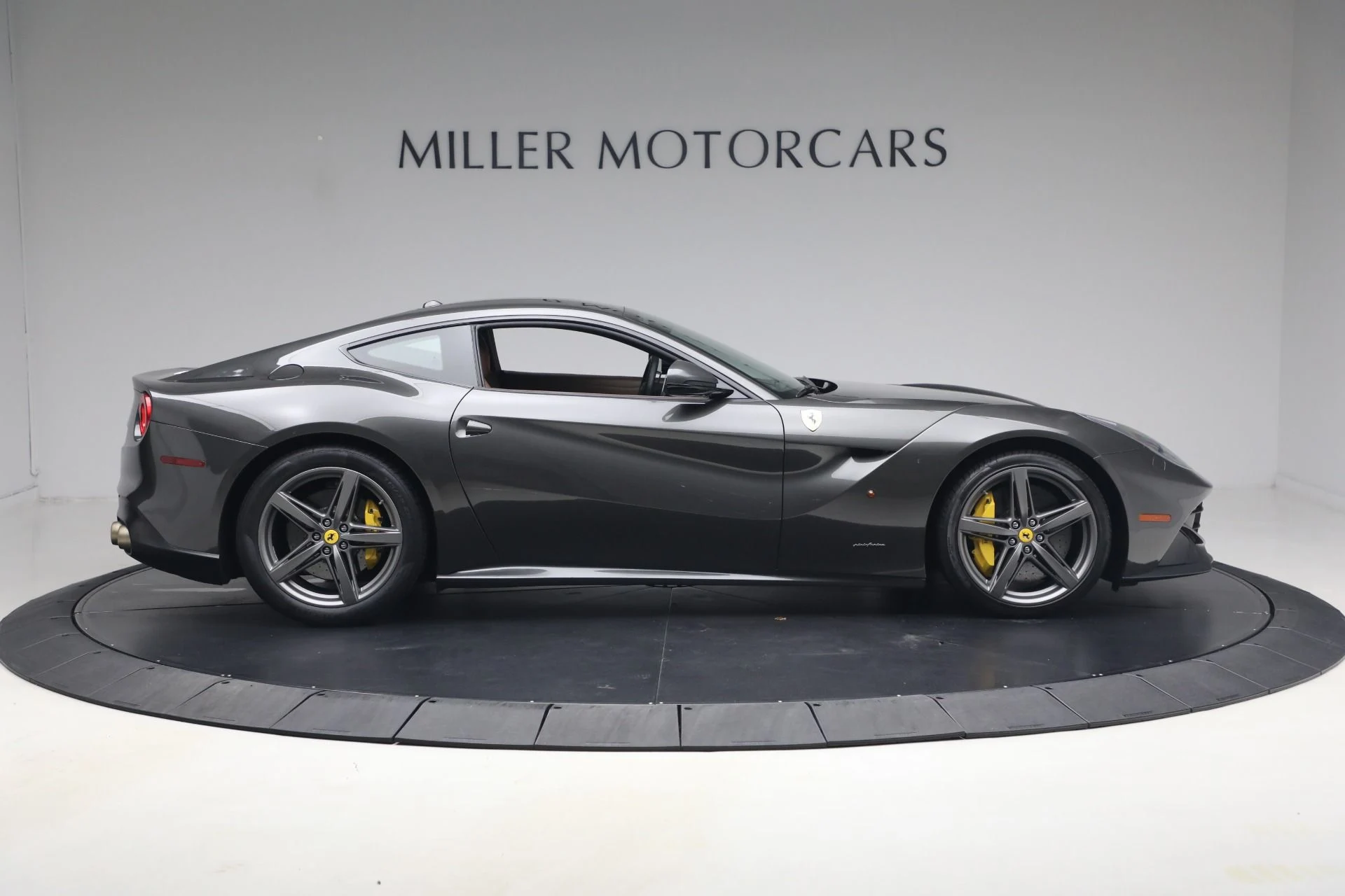 mph008_3687566724_Used_2014_Ferrari_F12berlinetta_1784557608_87682782a4