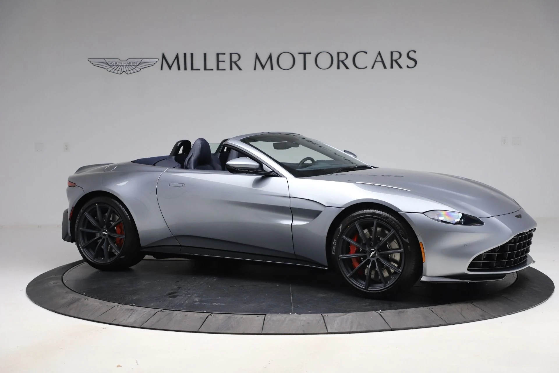 mph008_369451478_Used_2021_Aston_Martin_Vantage_Roadster_1610739854_8d43d37e9b