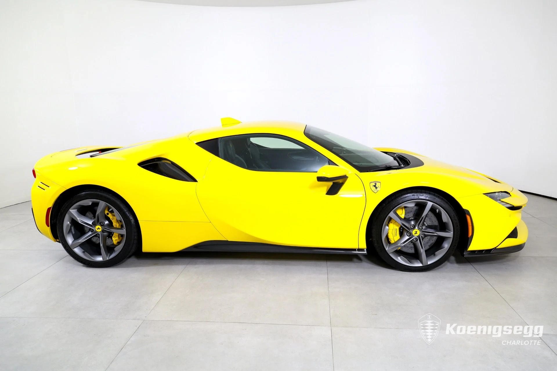 mph008_3696994469_Used_2021_Ferrari_SF_90_Stradale_1760975075_85411fd4ee