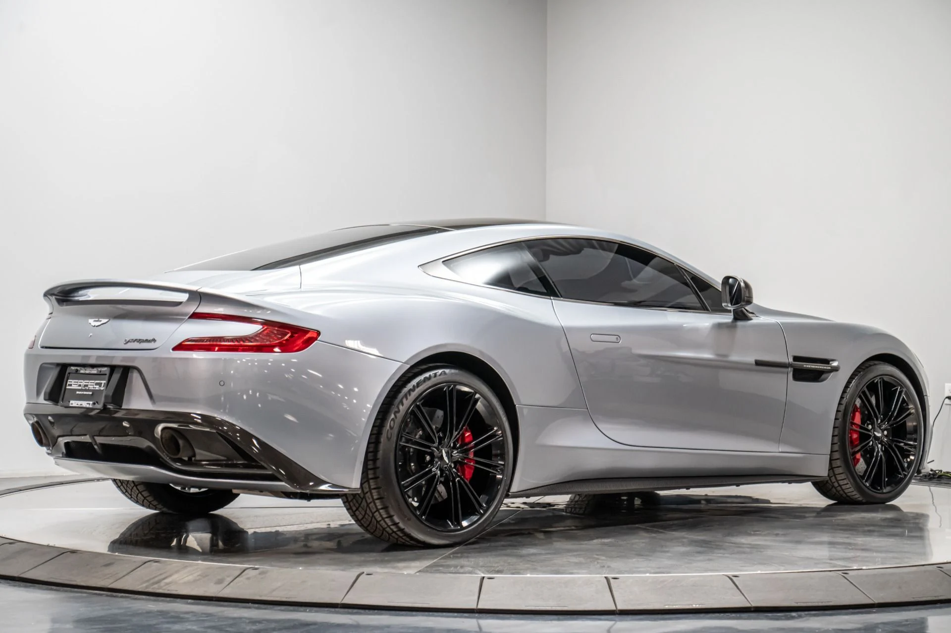 mph008_3698267295_Used_2014_Aston_Martin_Vanquish_V12_1729699077_2c2f844fa4