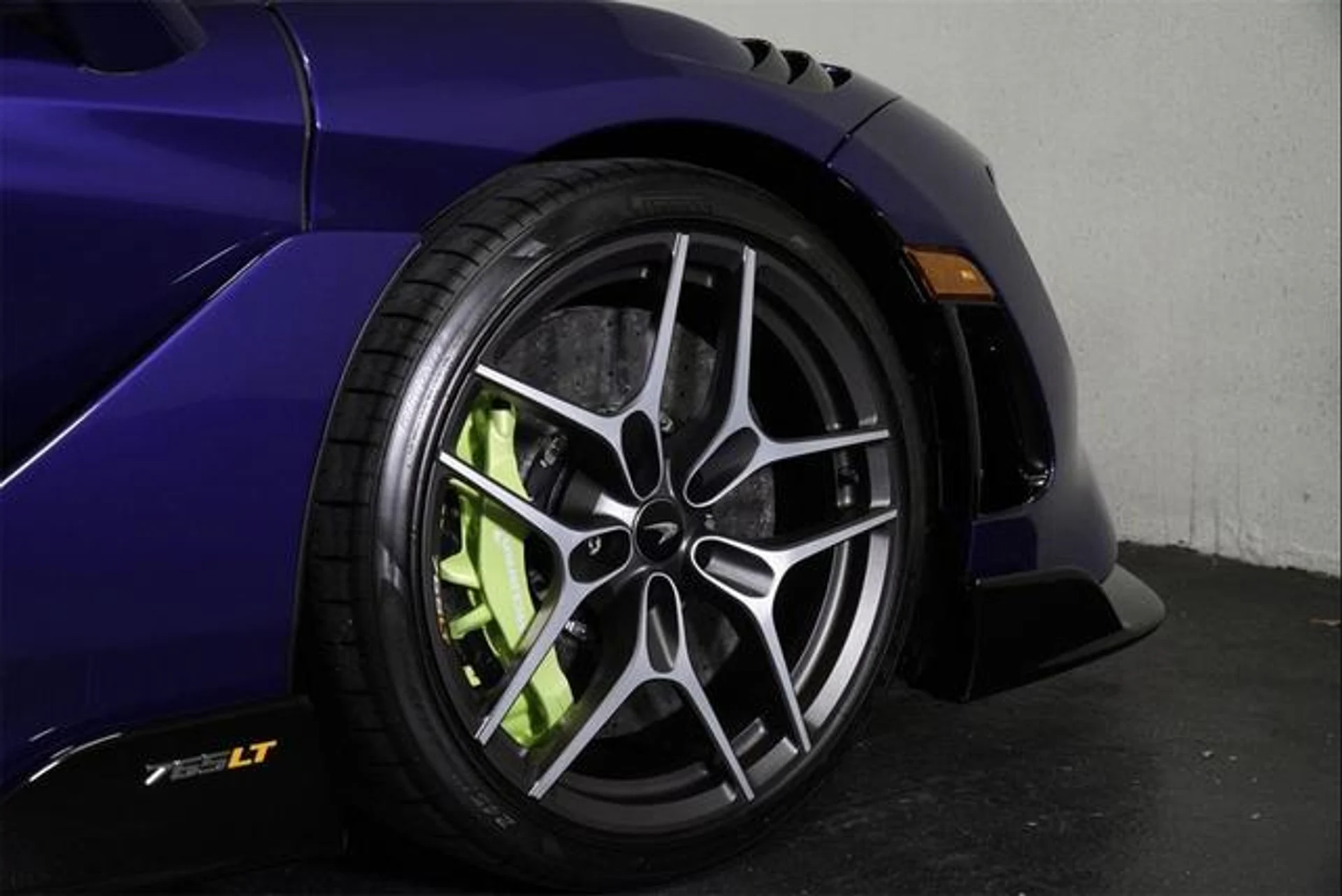 mph008_3699943628_V0fu_Mf8rvif05_G_Rscta2_Y_Uj_BF_1_Q_42e884d795