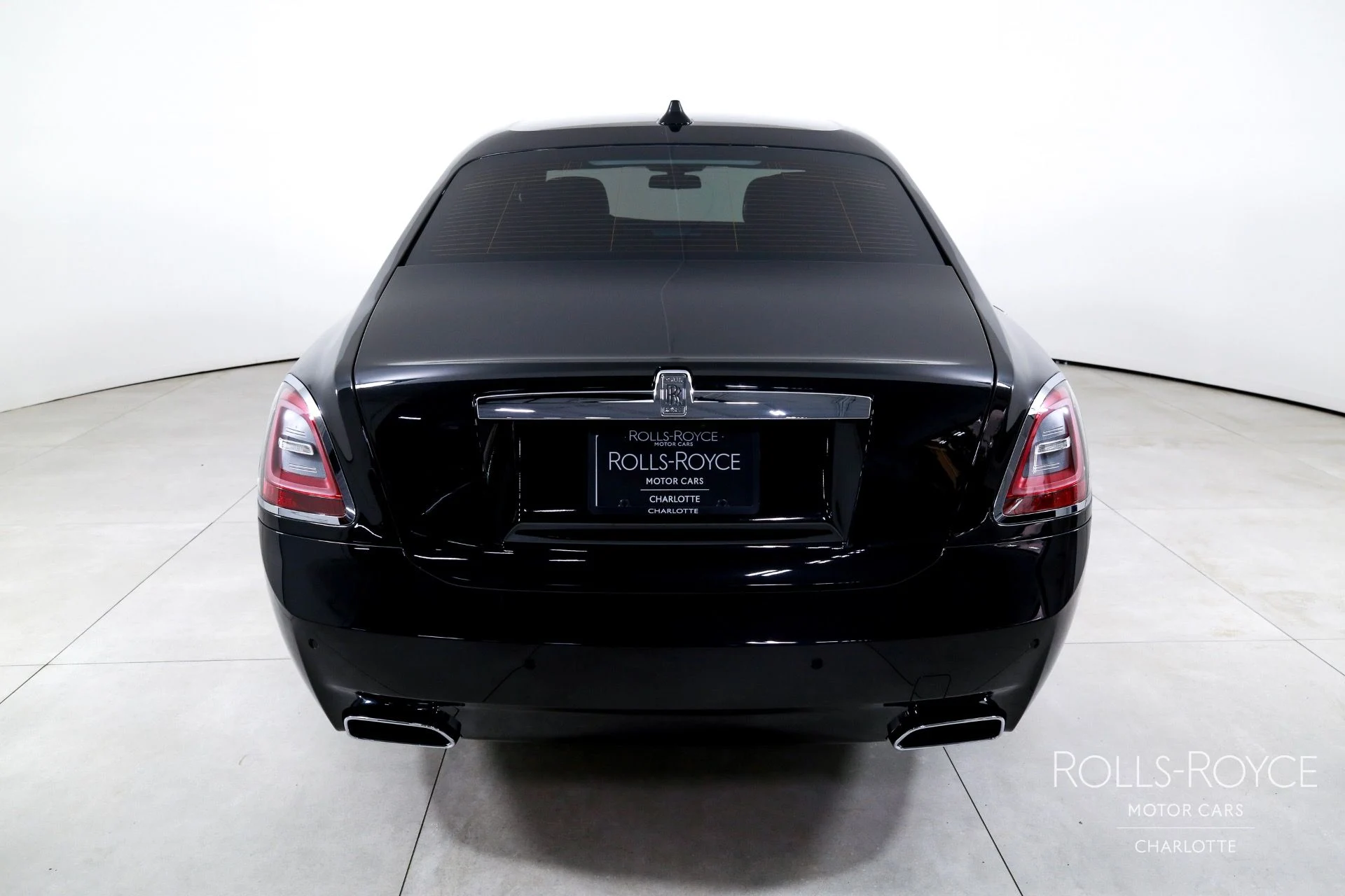 mph008_3704087000_Used_2024_Rolls_Royce_Ghost_1755798774_2e4bbe755a