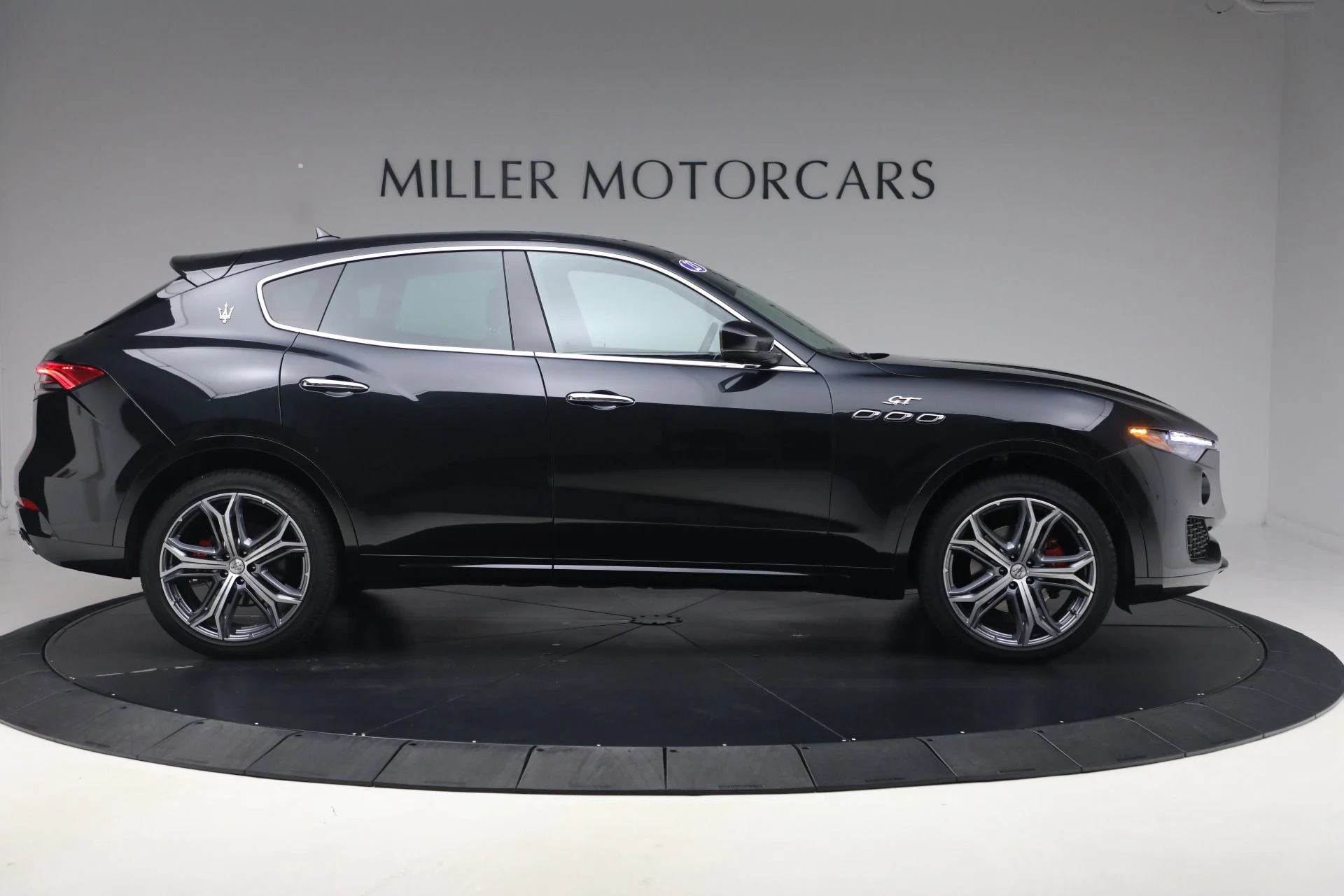 mph008_3714698597_Used_2023_Maserati_Levante_GT_1790173129_5ca5dc5bbf