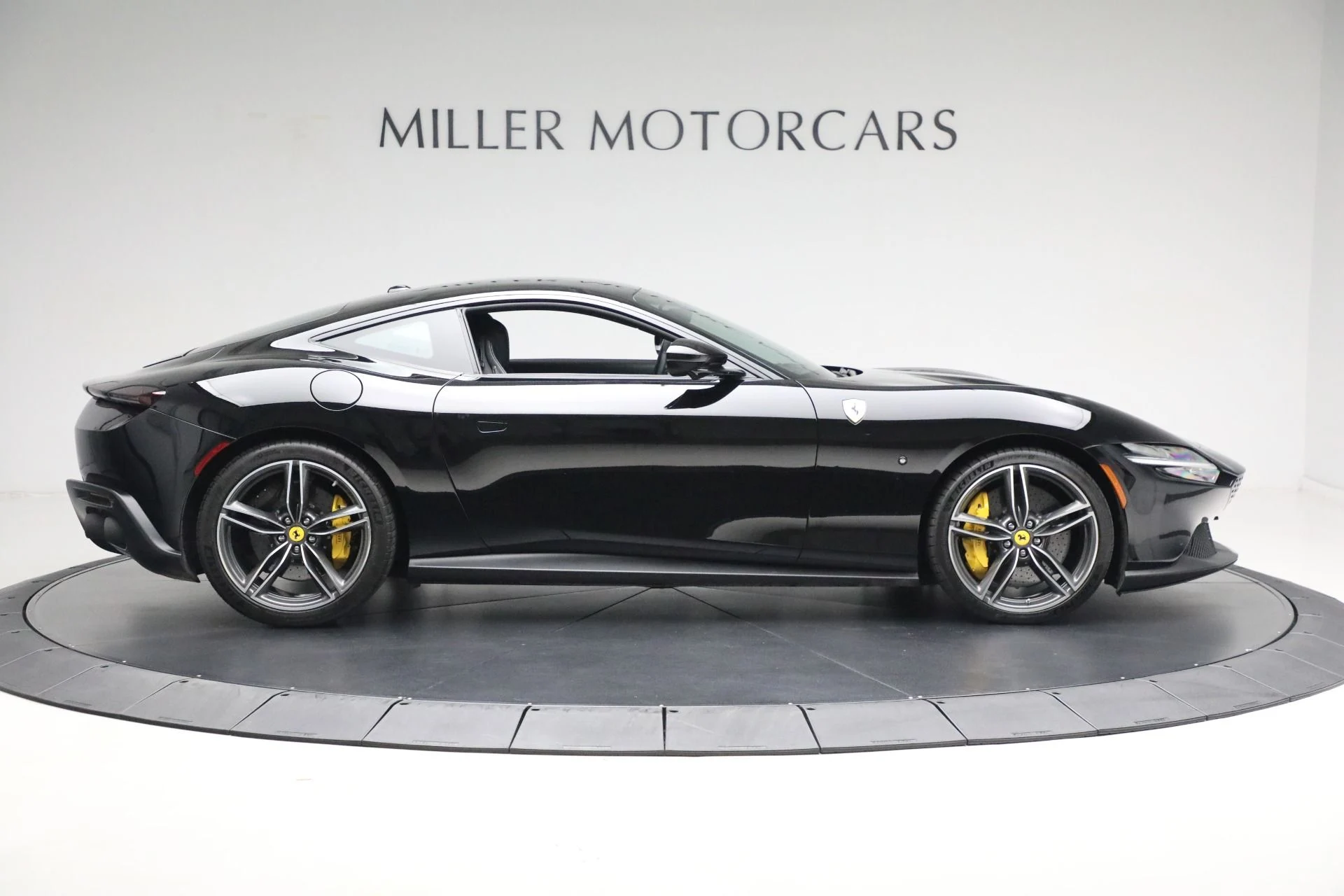 mph008_3734581326_Used_2021_Ferrari_Roma_1723555192_0b3dd80aee