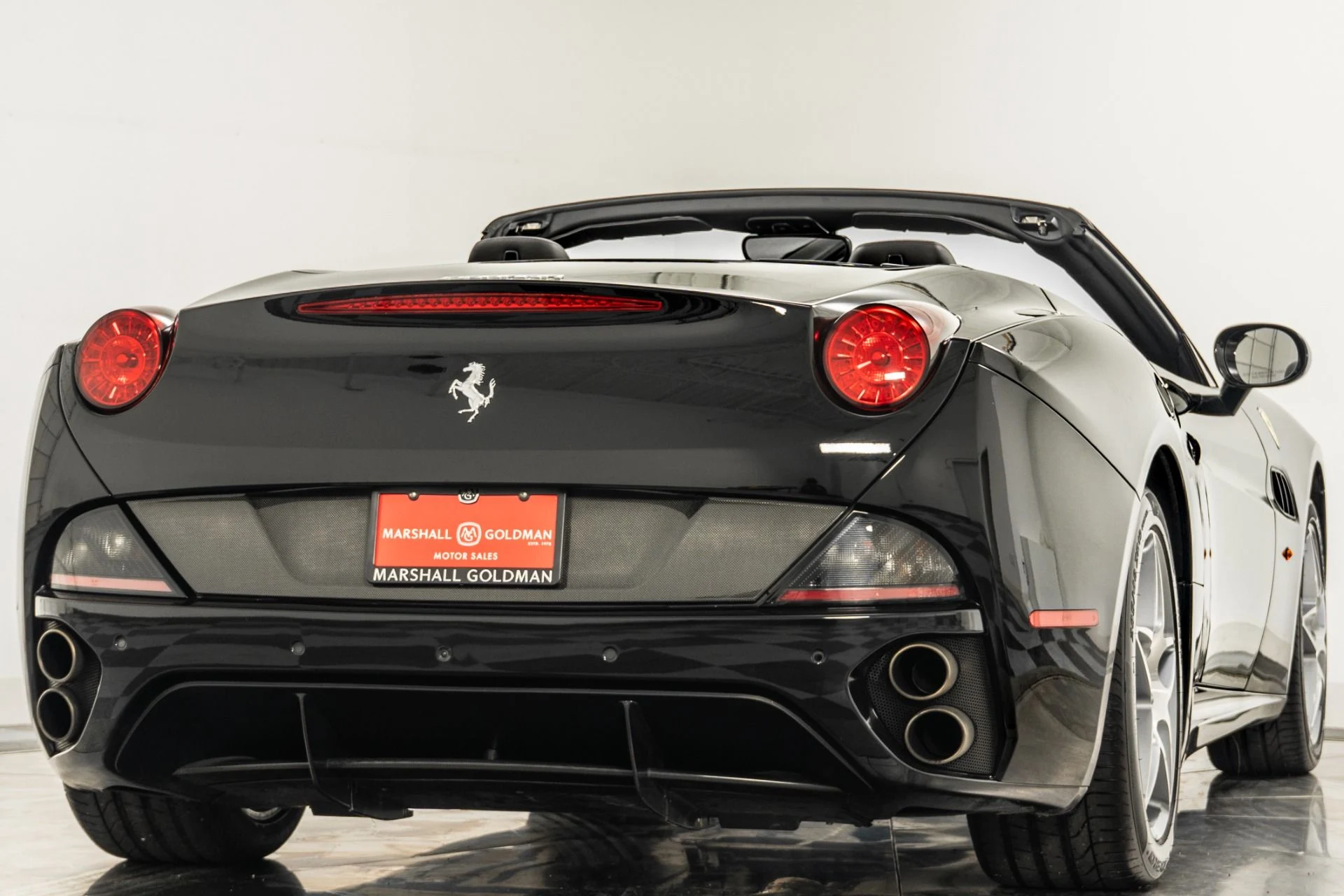 mph008_3745947537_Used_2011_Ferrari_California_1760563898_6bd722cacf