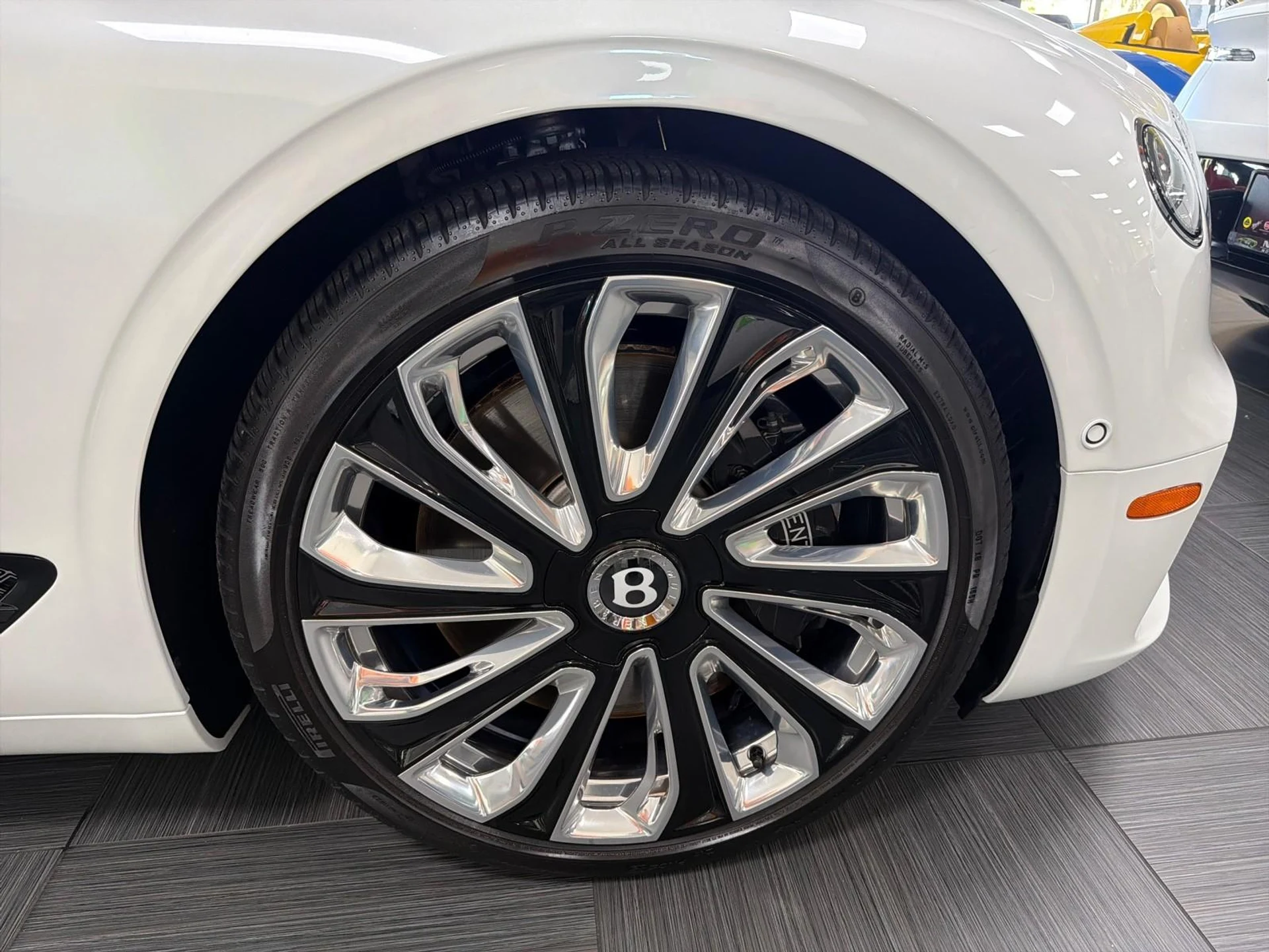 mph008_3747683326_Used_2023_Bentley_Continental_GT_V8_1761429923_40e0bb222b