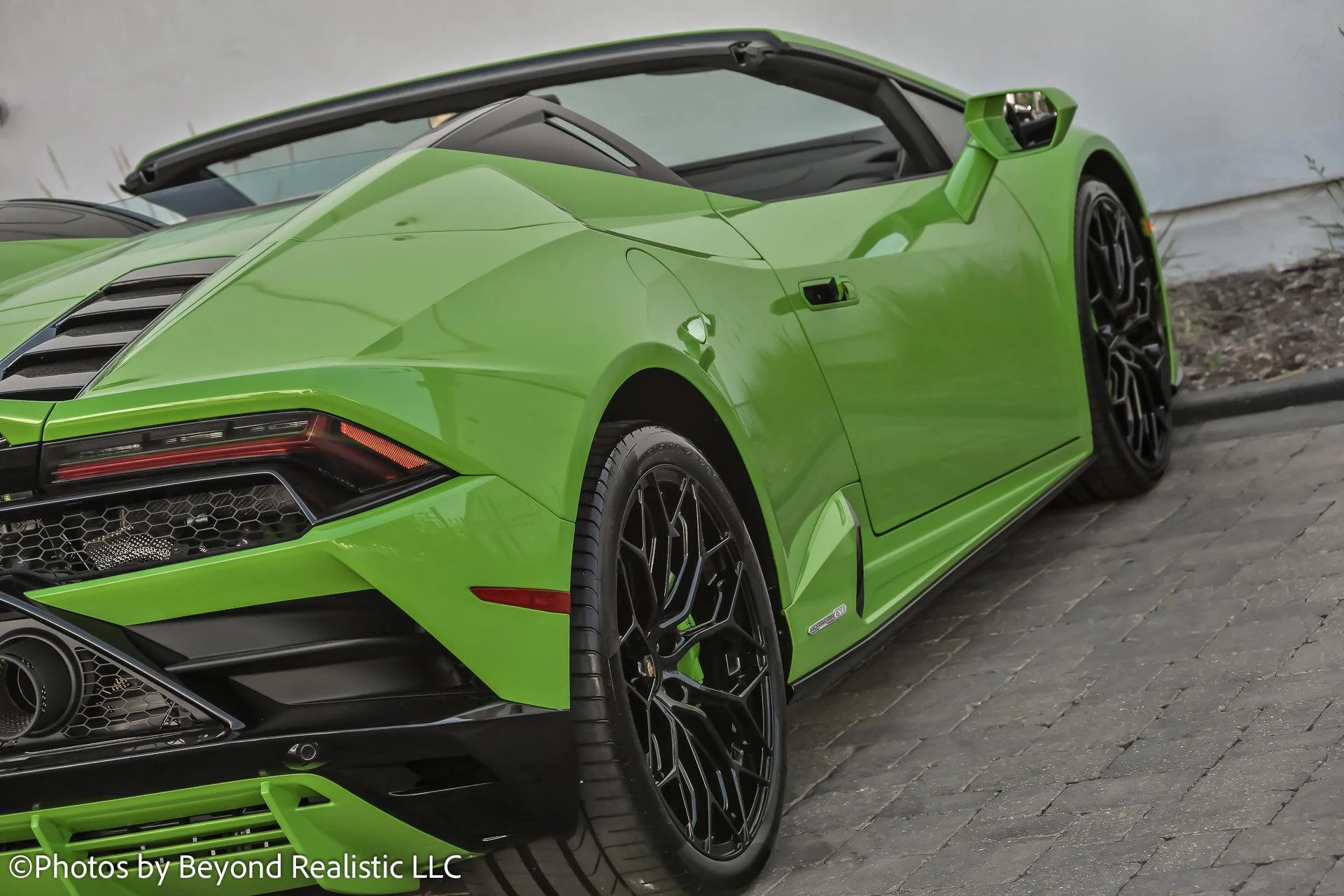 mph008_3759917762_Used_2024_Lamborghini_Huracan_EVO_Spyder_1759824943_c831ae7363
