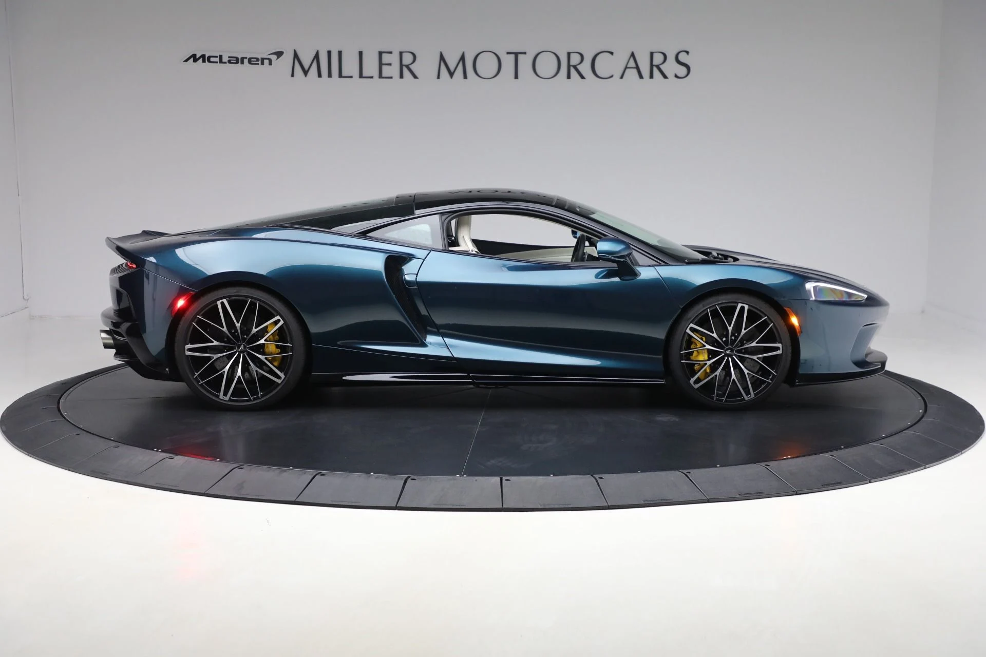 mph008_3764688779_Used_2023_Mc_Laren_GT_Luxe_5c8863aa3a