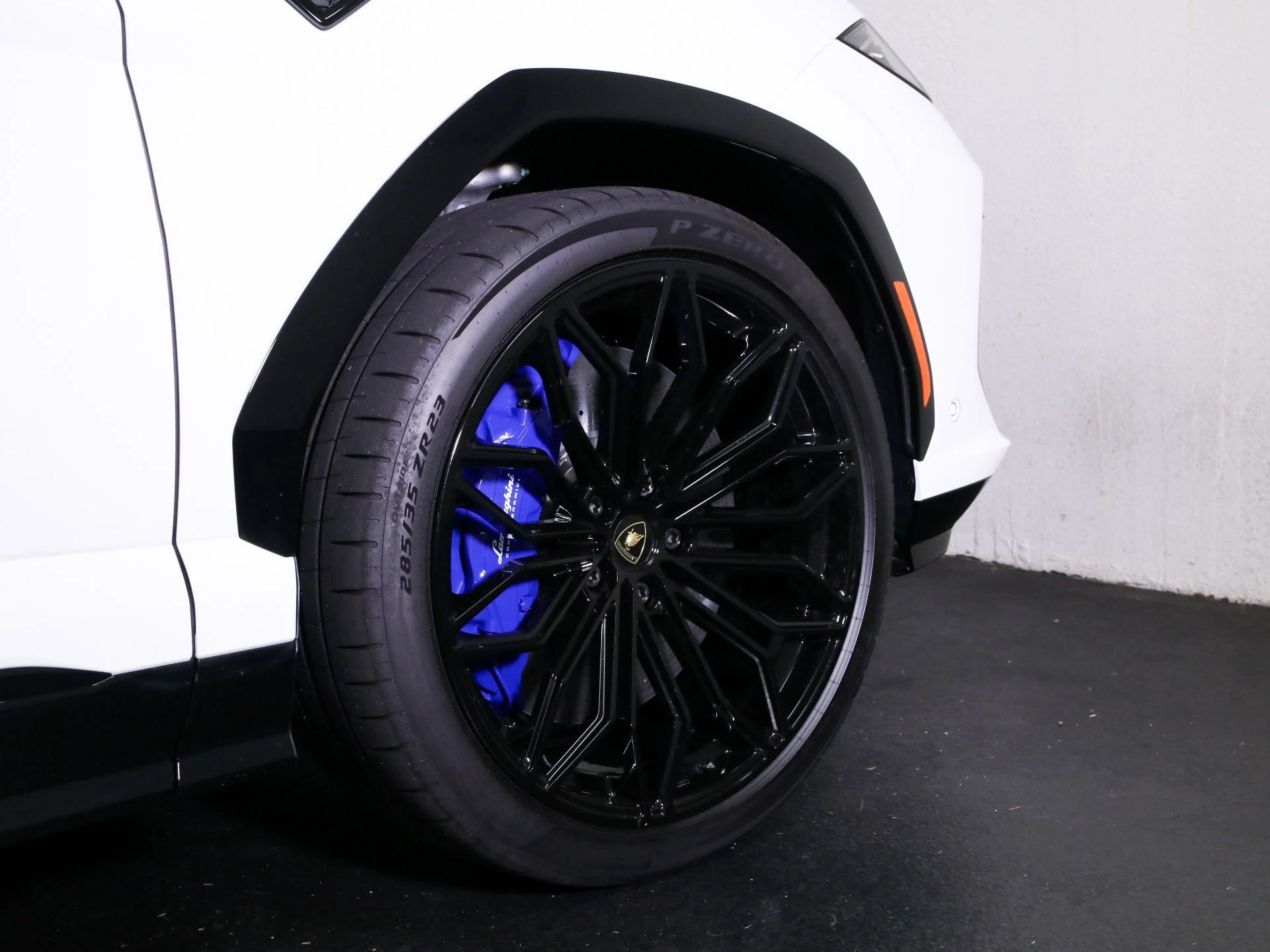 mph008_3765184477_New_2025_Lamborghini_Urus_SE_1760068344_aa694ba032