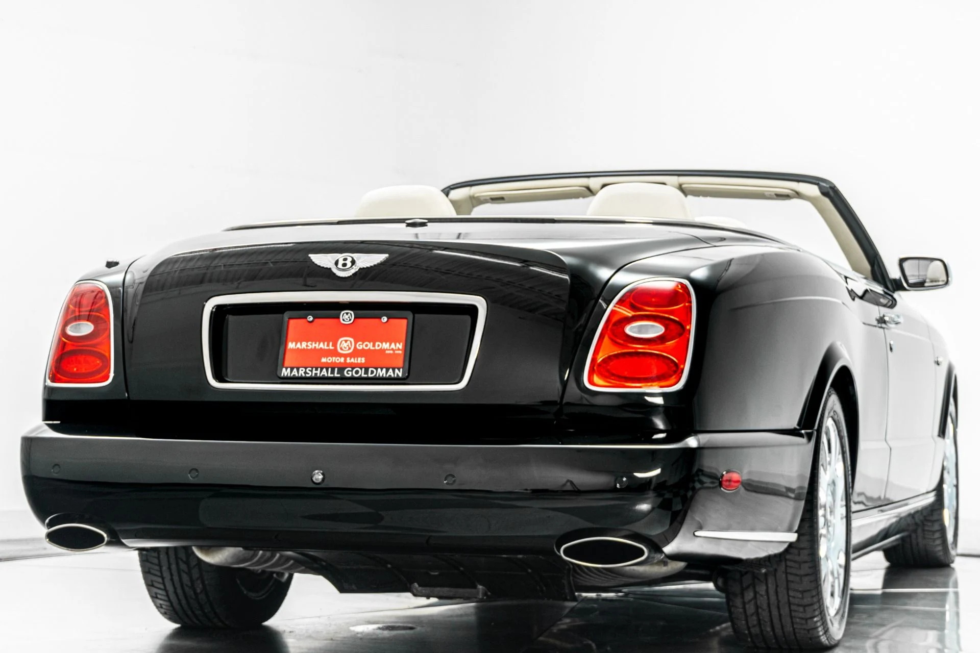 mph008_3776300220_Used_2009_Bentley_Azure_1776719869_fd8ec1a6e1