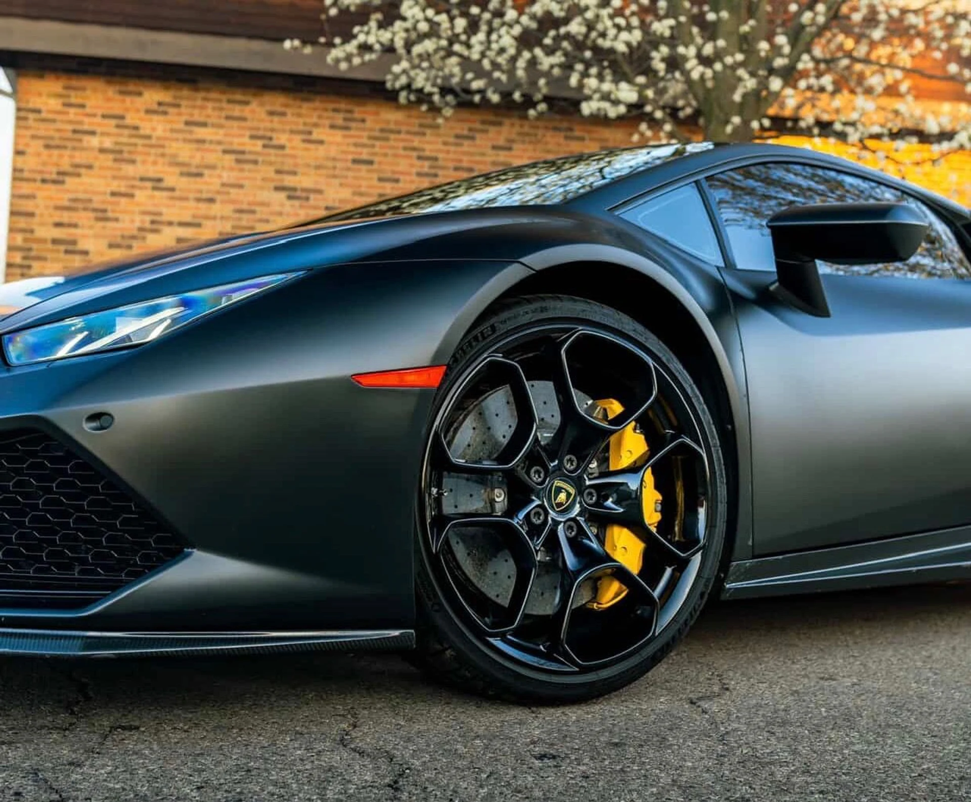 mph008_3777288838_Used_2015_Lamborghini_Huracan_LP_610_4_1770680877_6796a3dd49